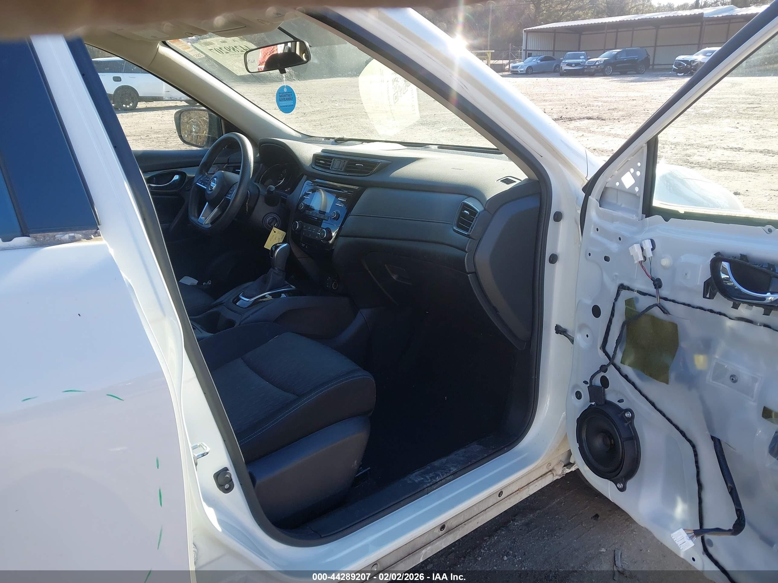 NISSAN ROGUE image 5