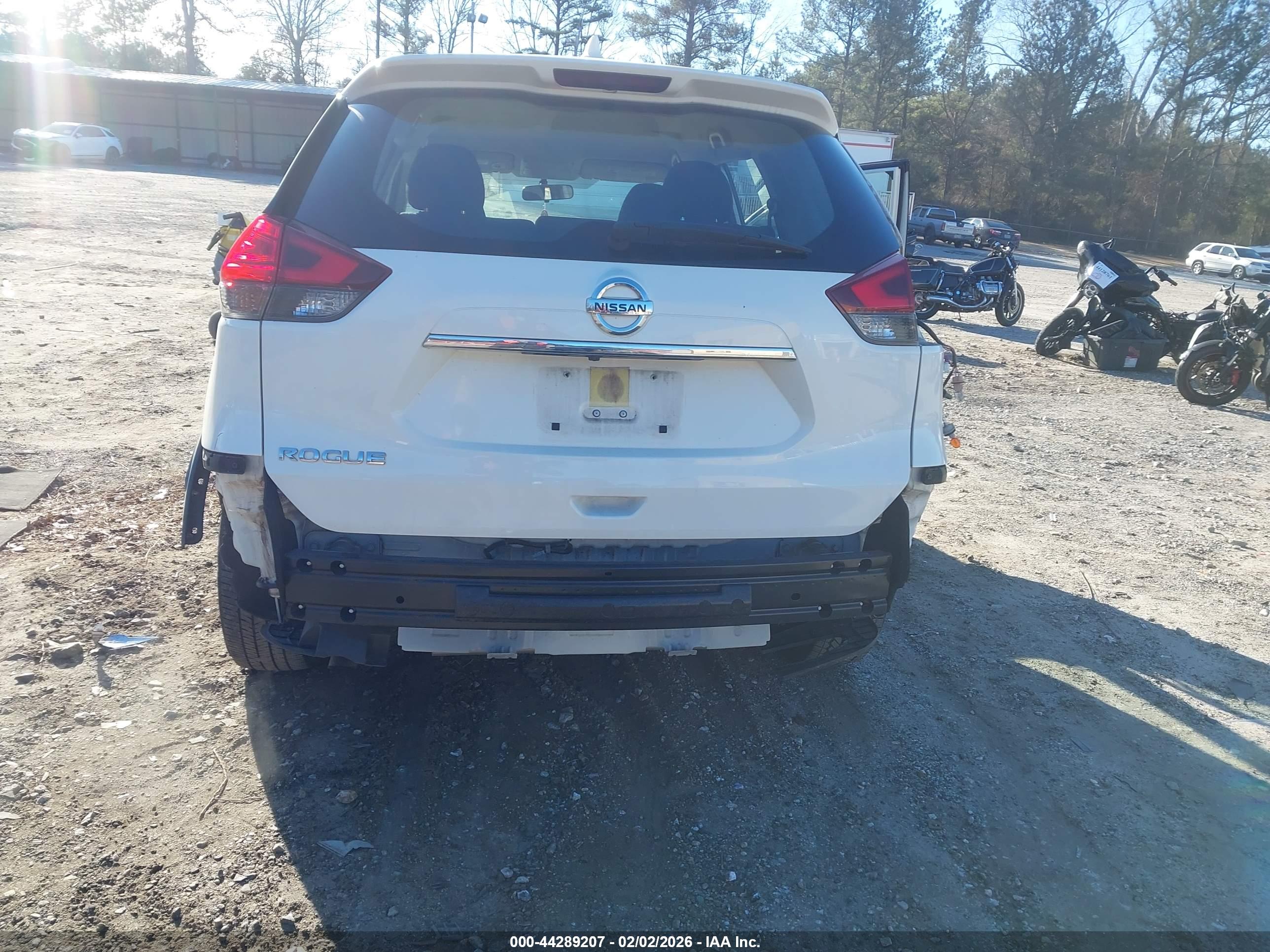 NISSAN ROGUE image 6