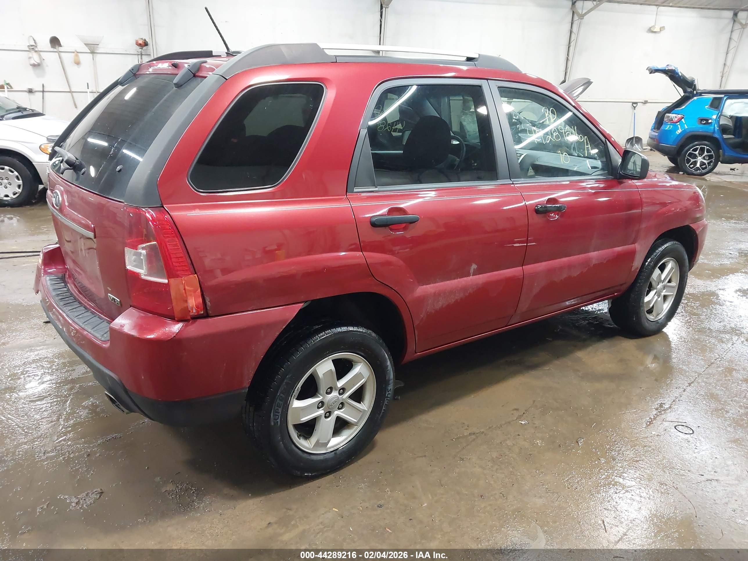 KIA SPORTAGE image 4
