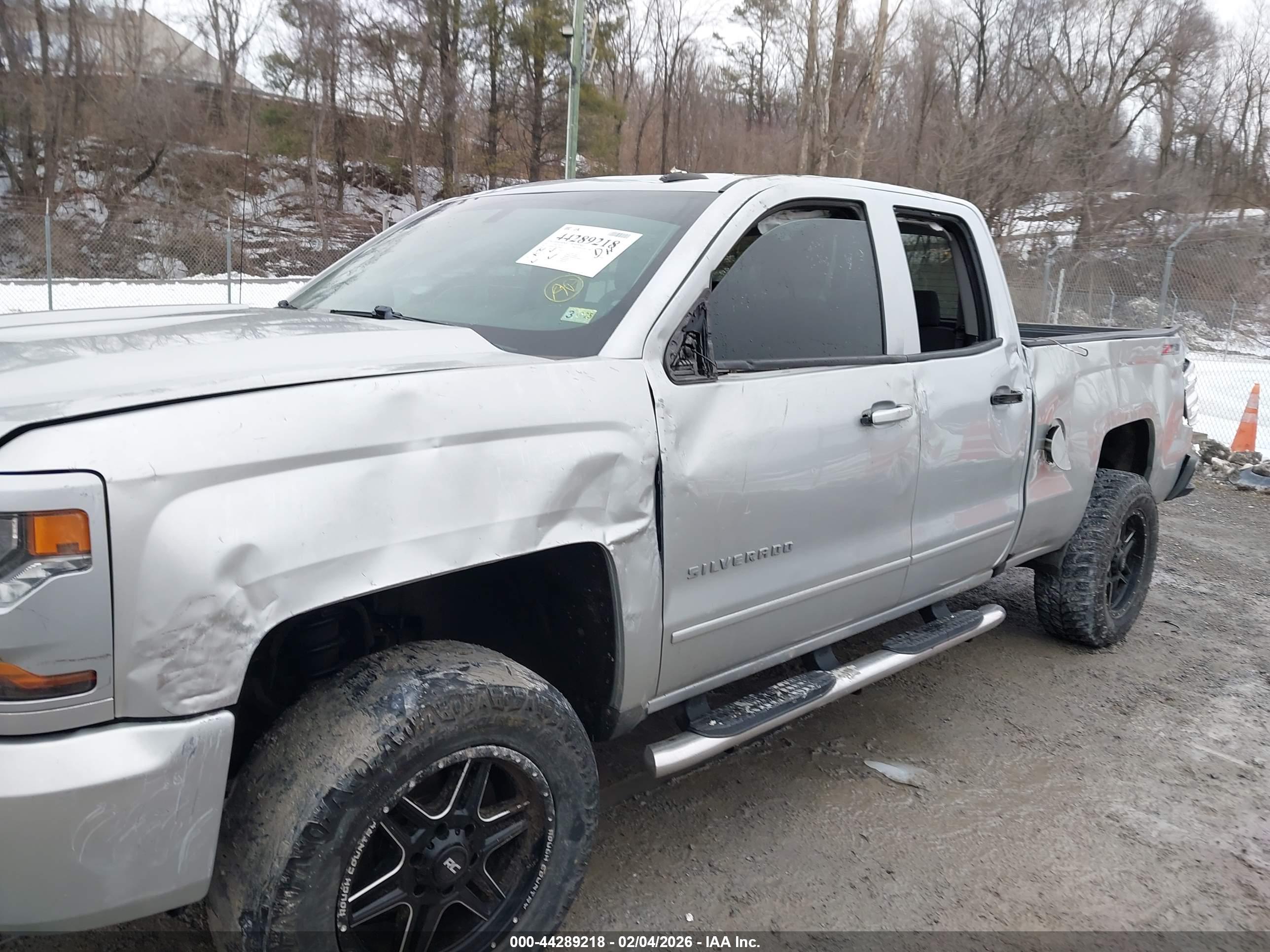 CHEVROLET SILVERADO image 6