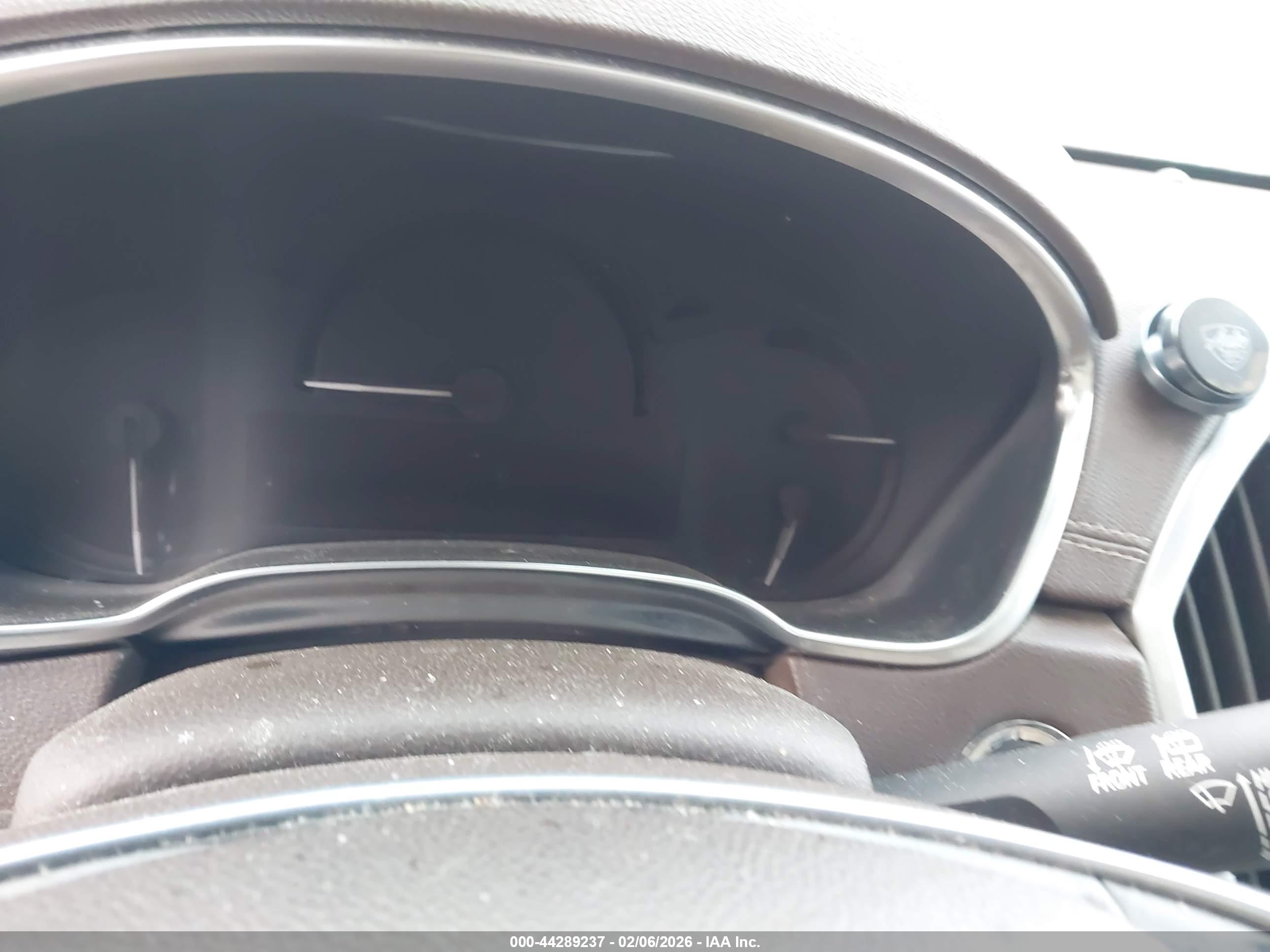 CADILLAC SRX image 7