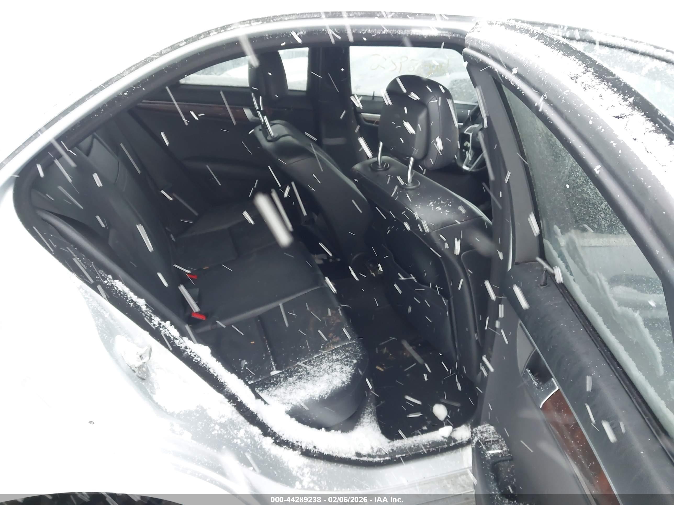 MERCEDES-BENZ C image 8