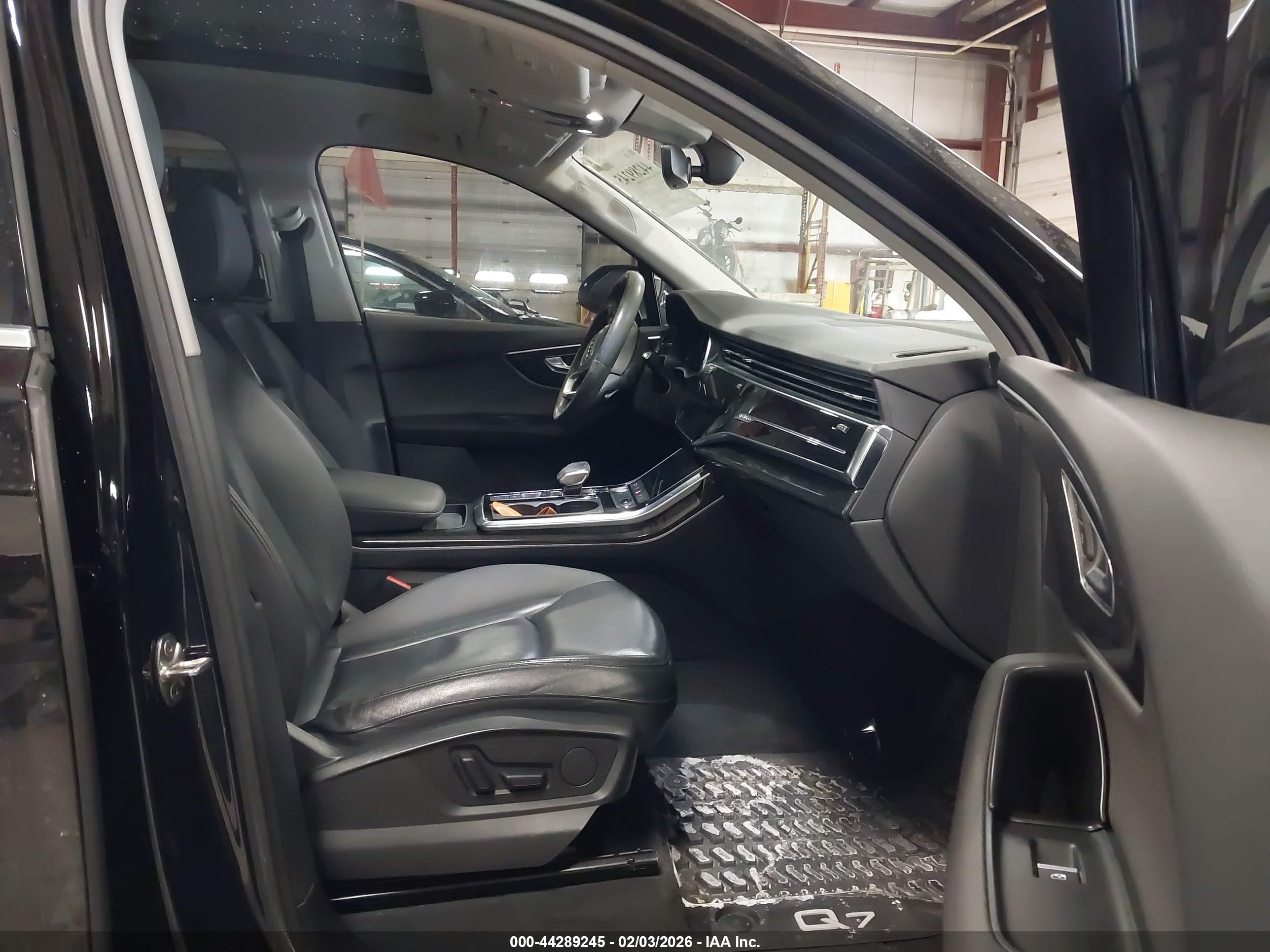 AUDI Q7 image 5