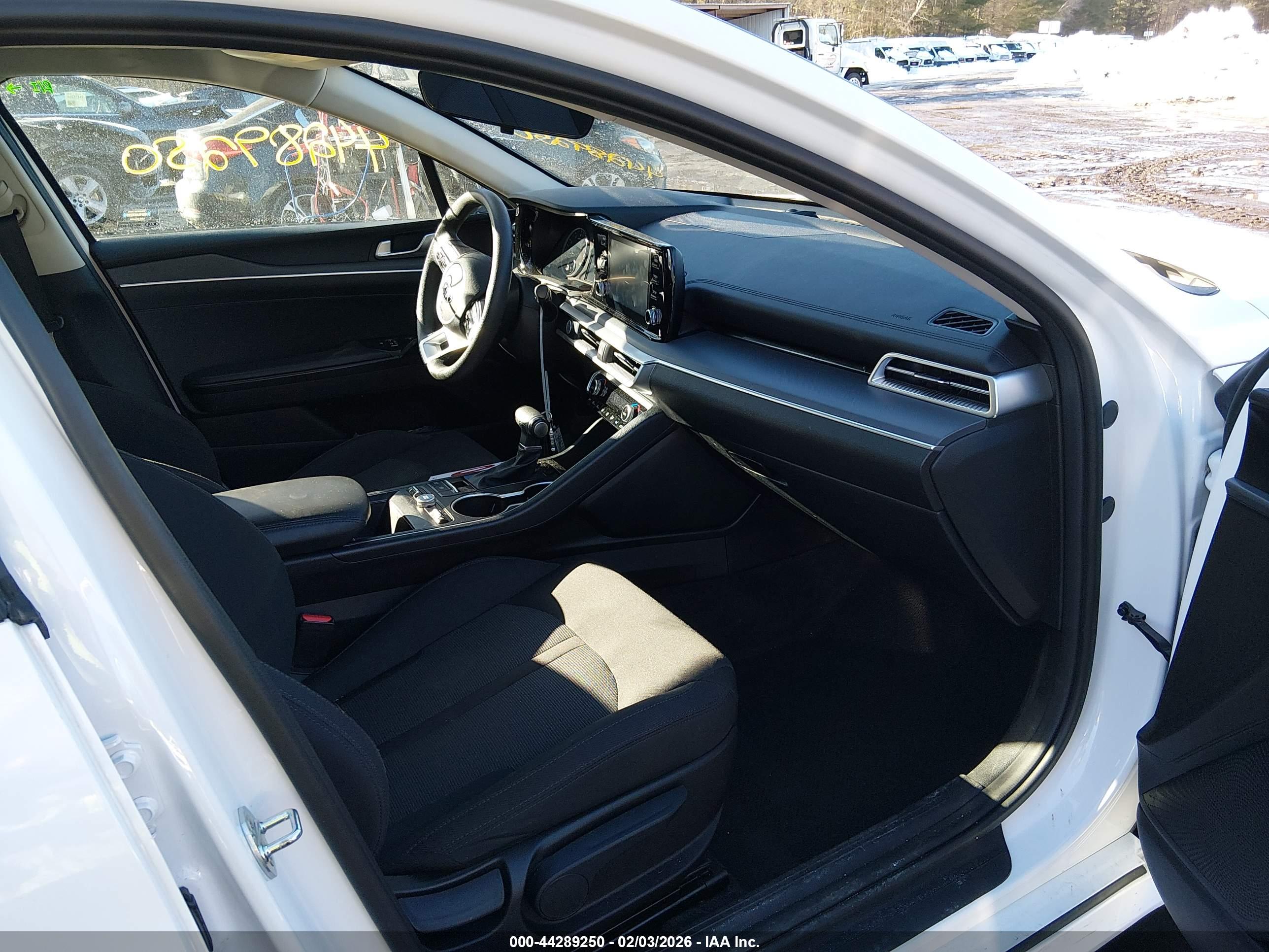 KIA K5 image 5
