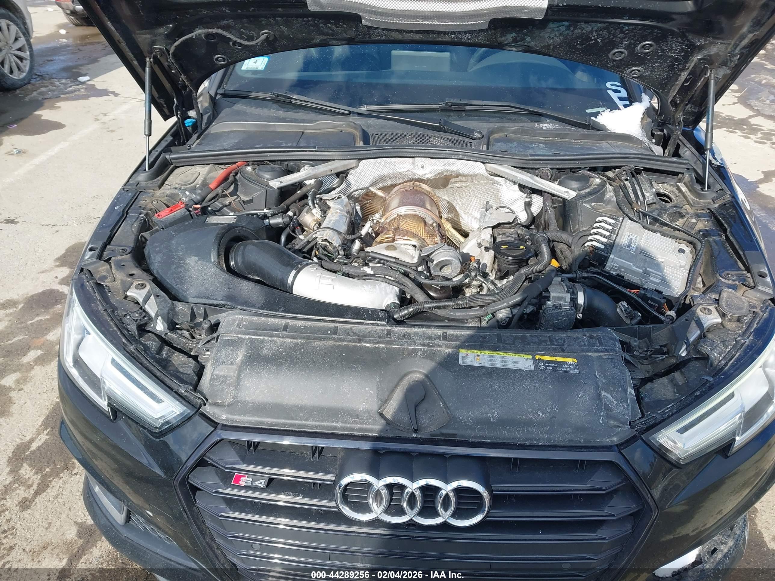 AUDI S4 image 10