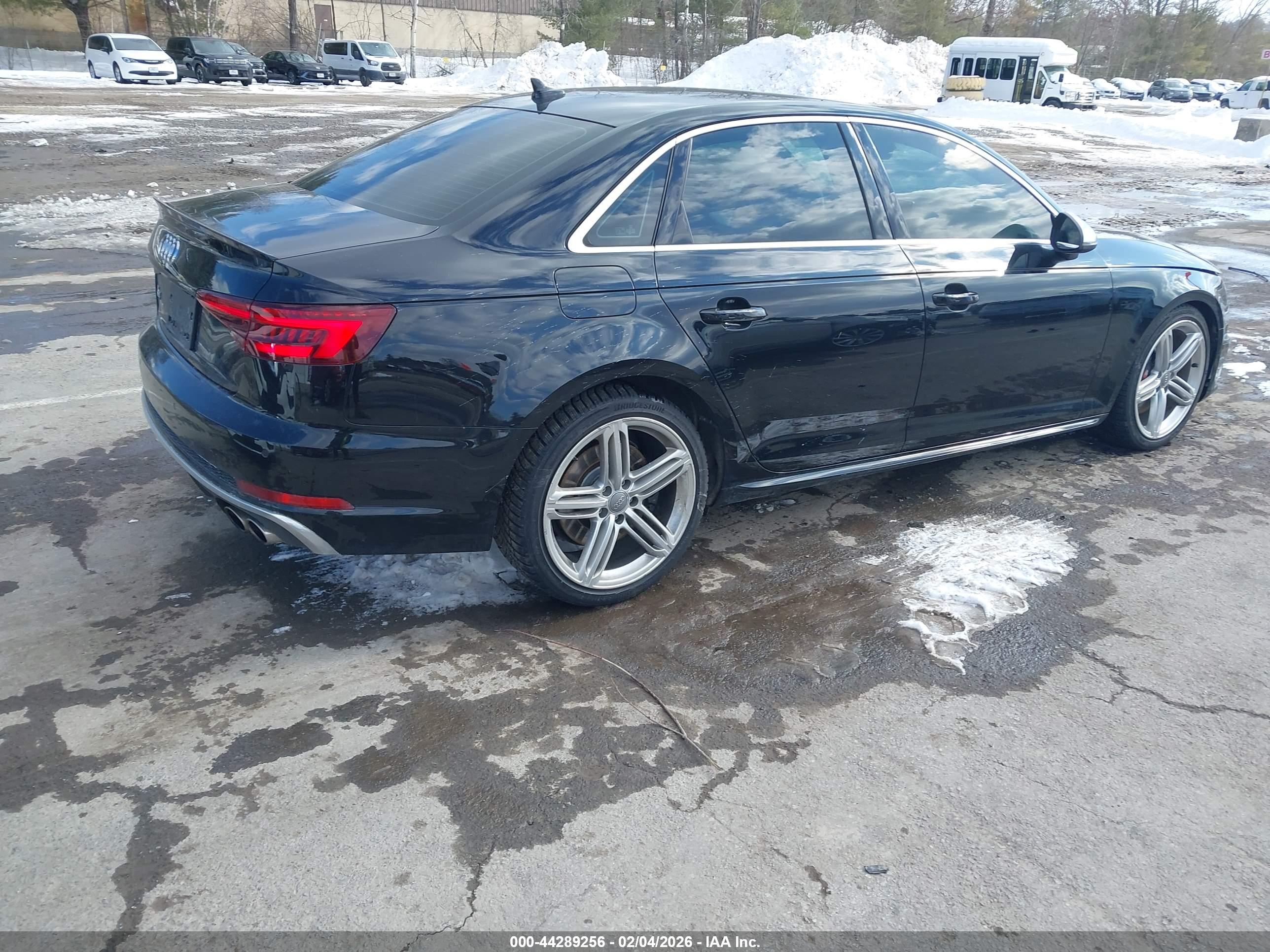 AUDI S4 image 4