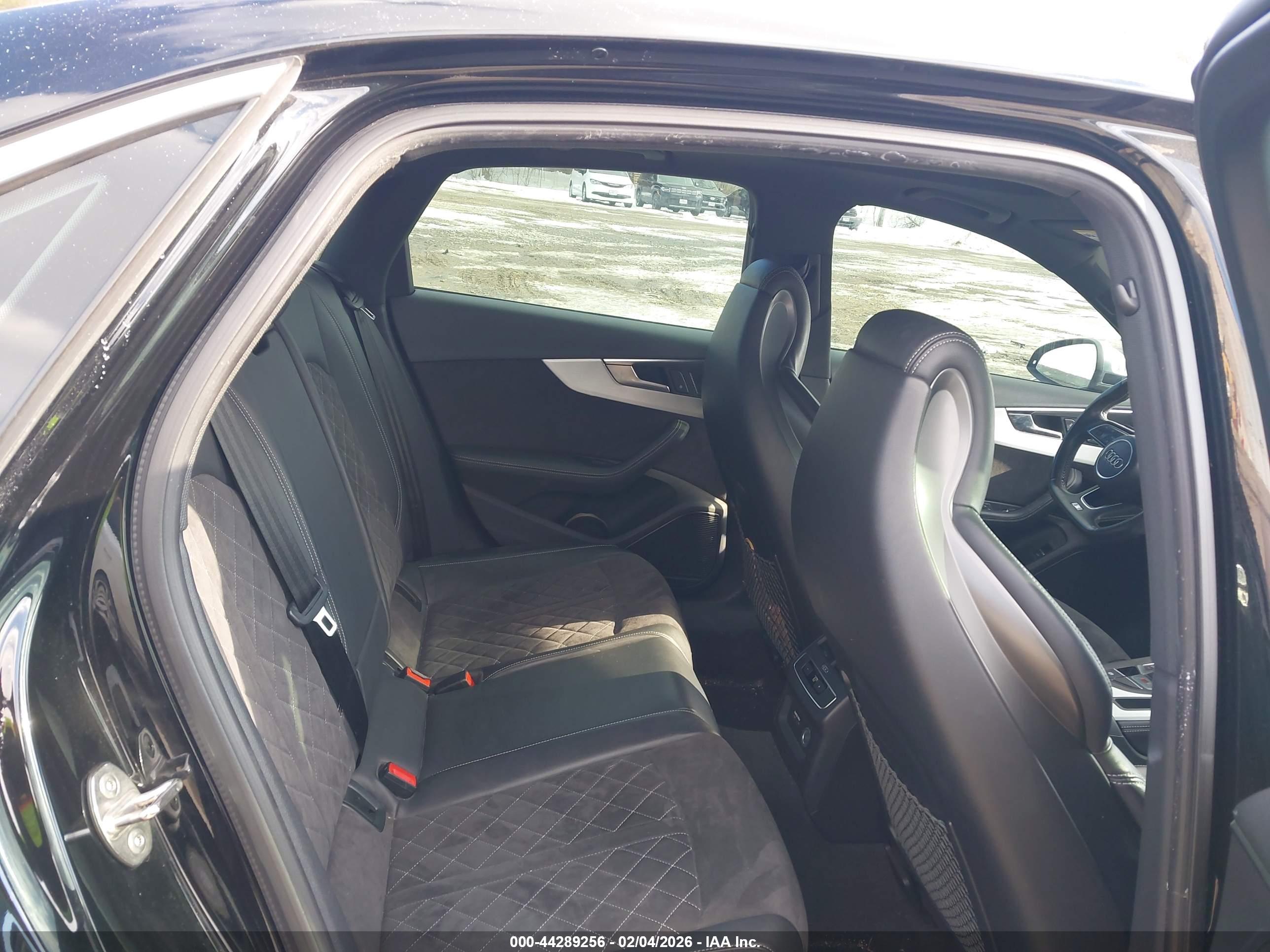 AUDI S4 image 8