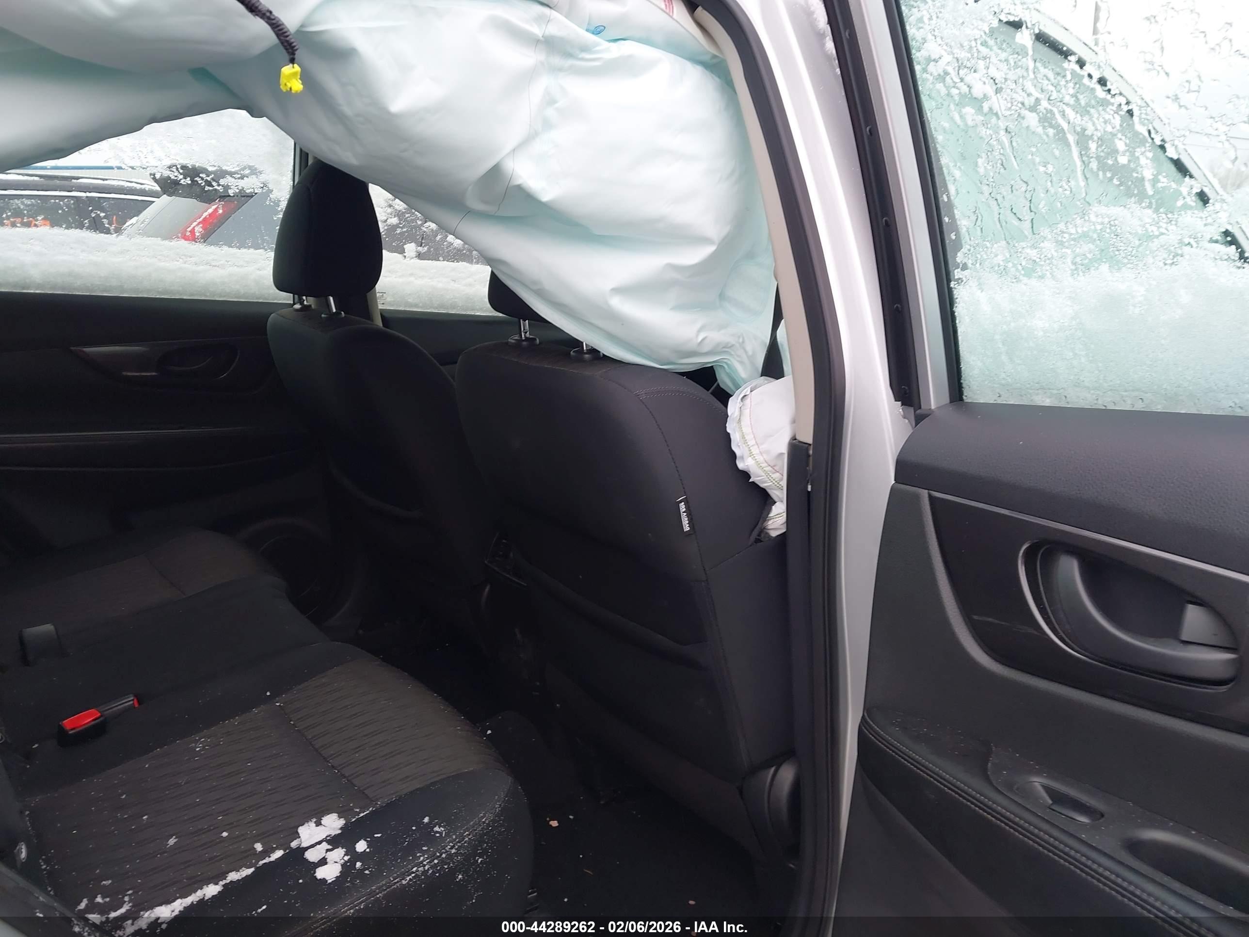 NISSAN ROGUE image 8