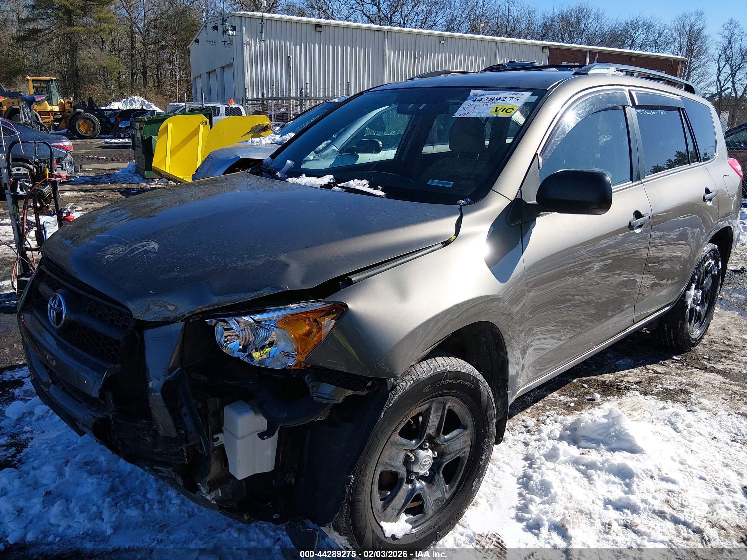 TOYOTA RAV4 image 2