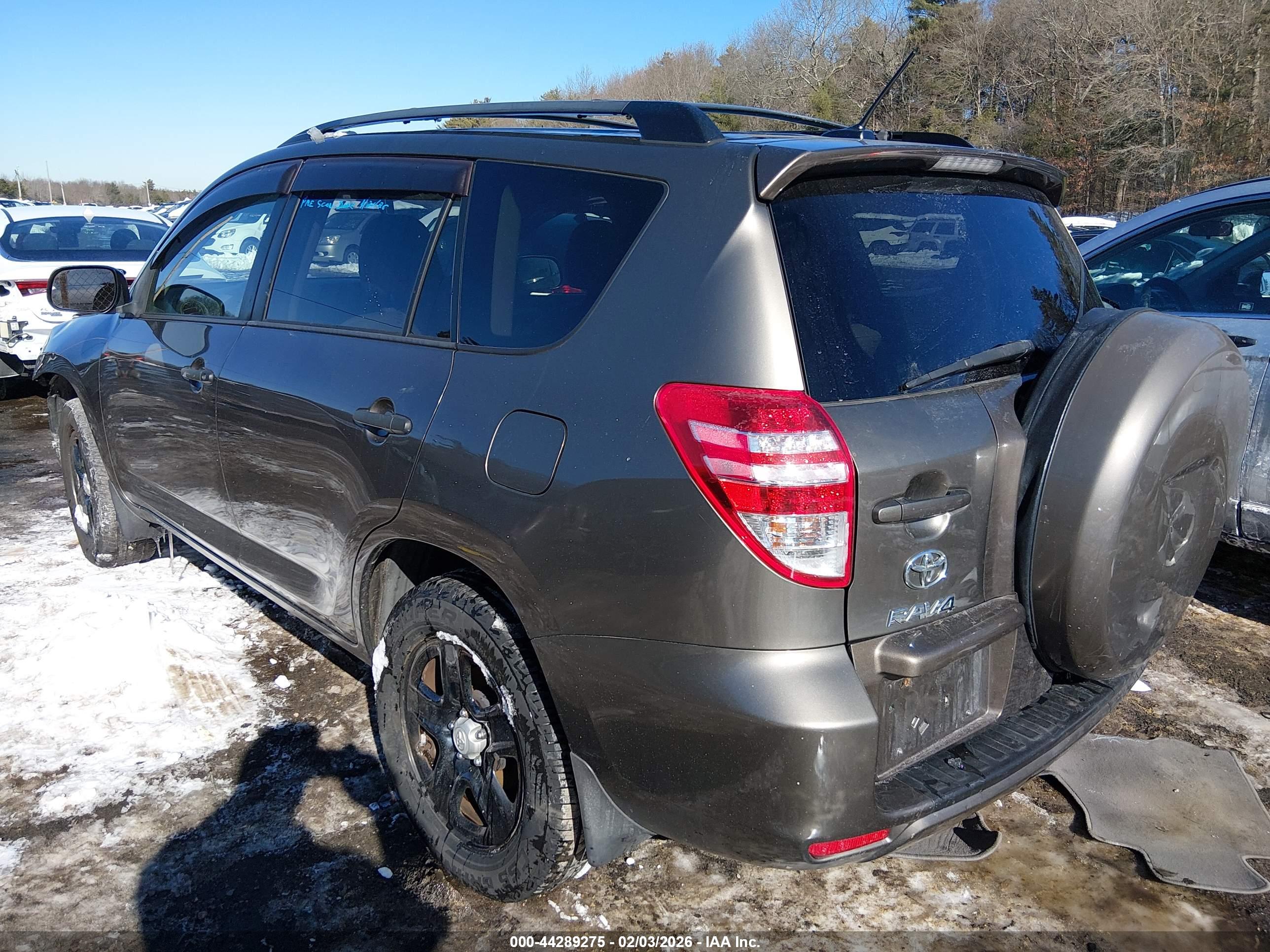 TOYOTA RAV4 image 3