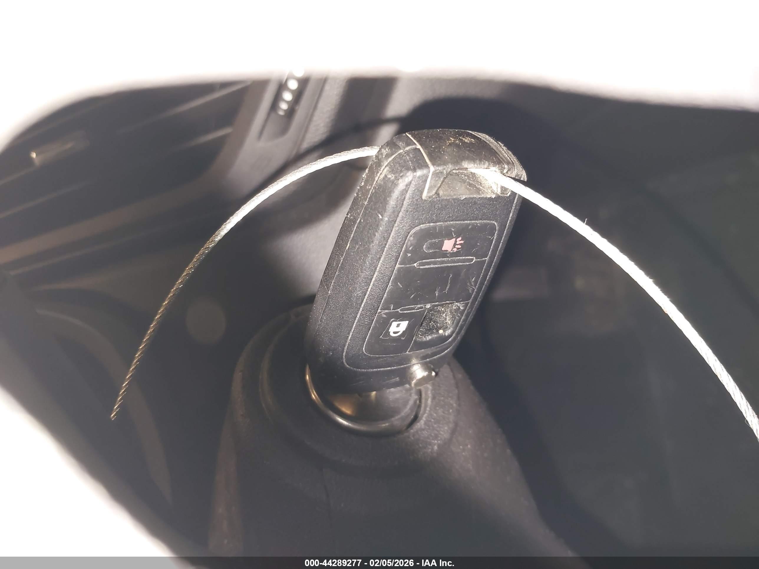 CHEVROLET EQUINOX image 11