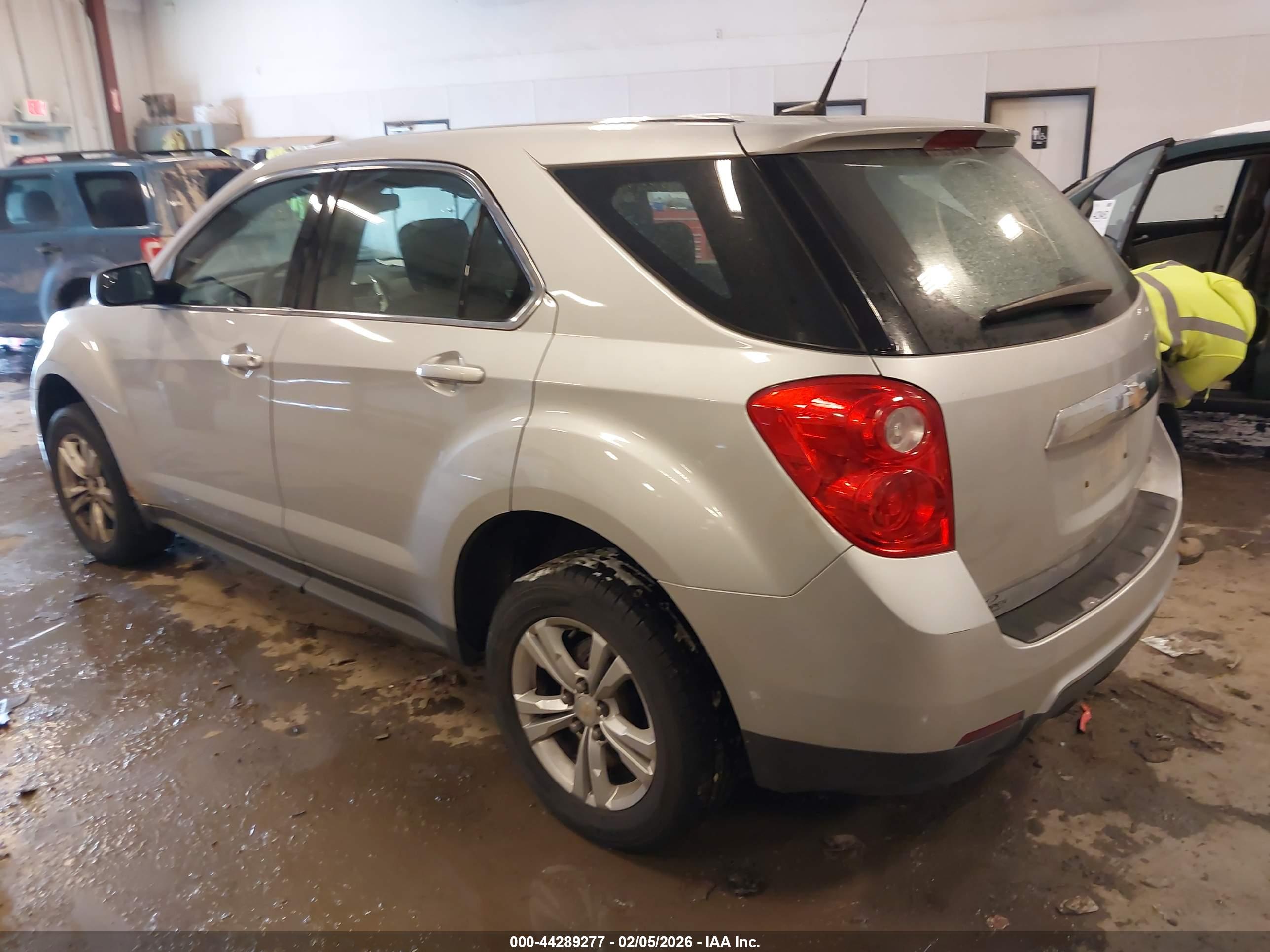 CHEVROLET EQUINOX image 3
