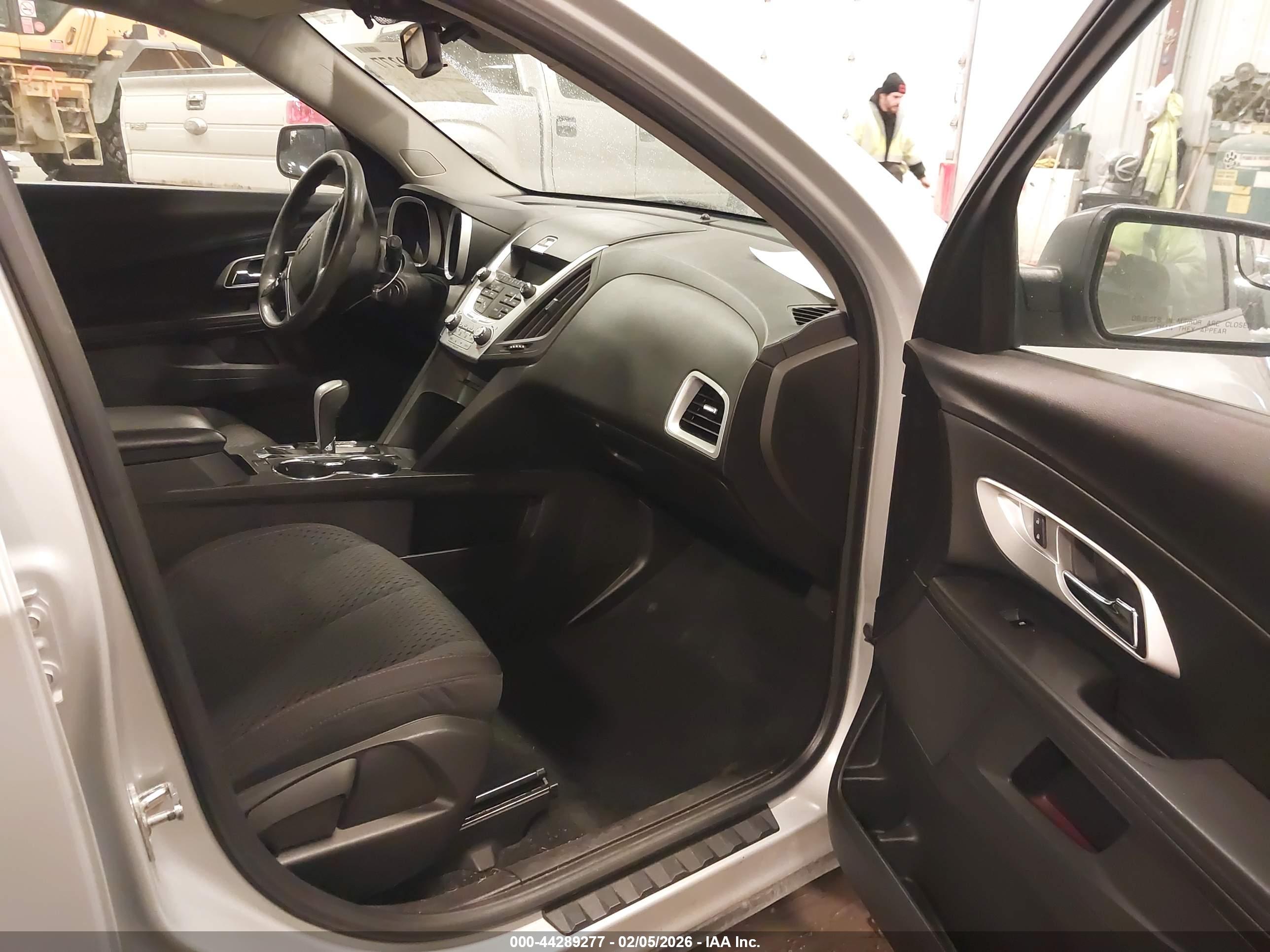 CHEVROLET EQUINOX image 5