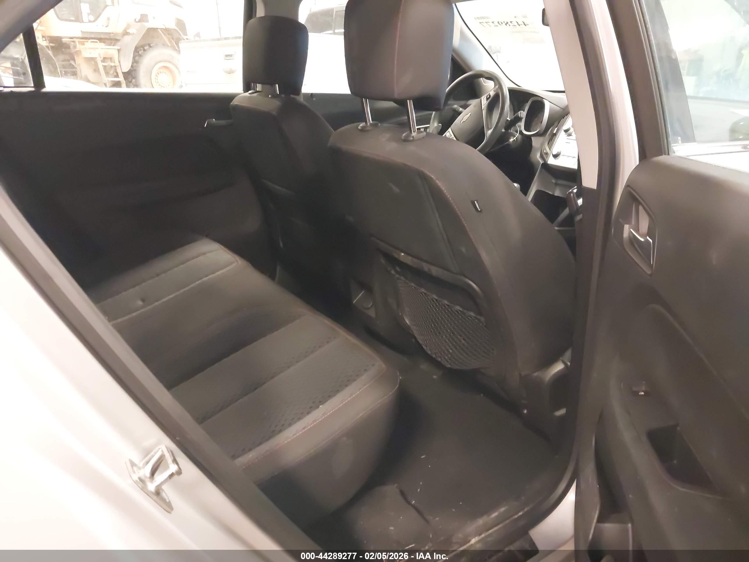 CHEVROLET EQUINOX image 8