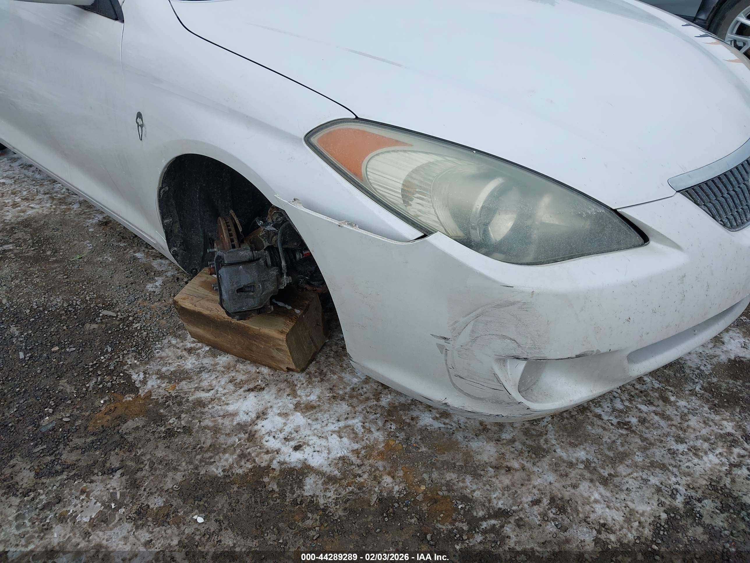 TOYOTA CAMRY image 6