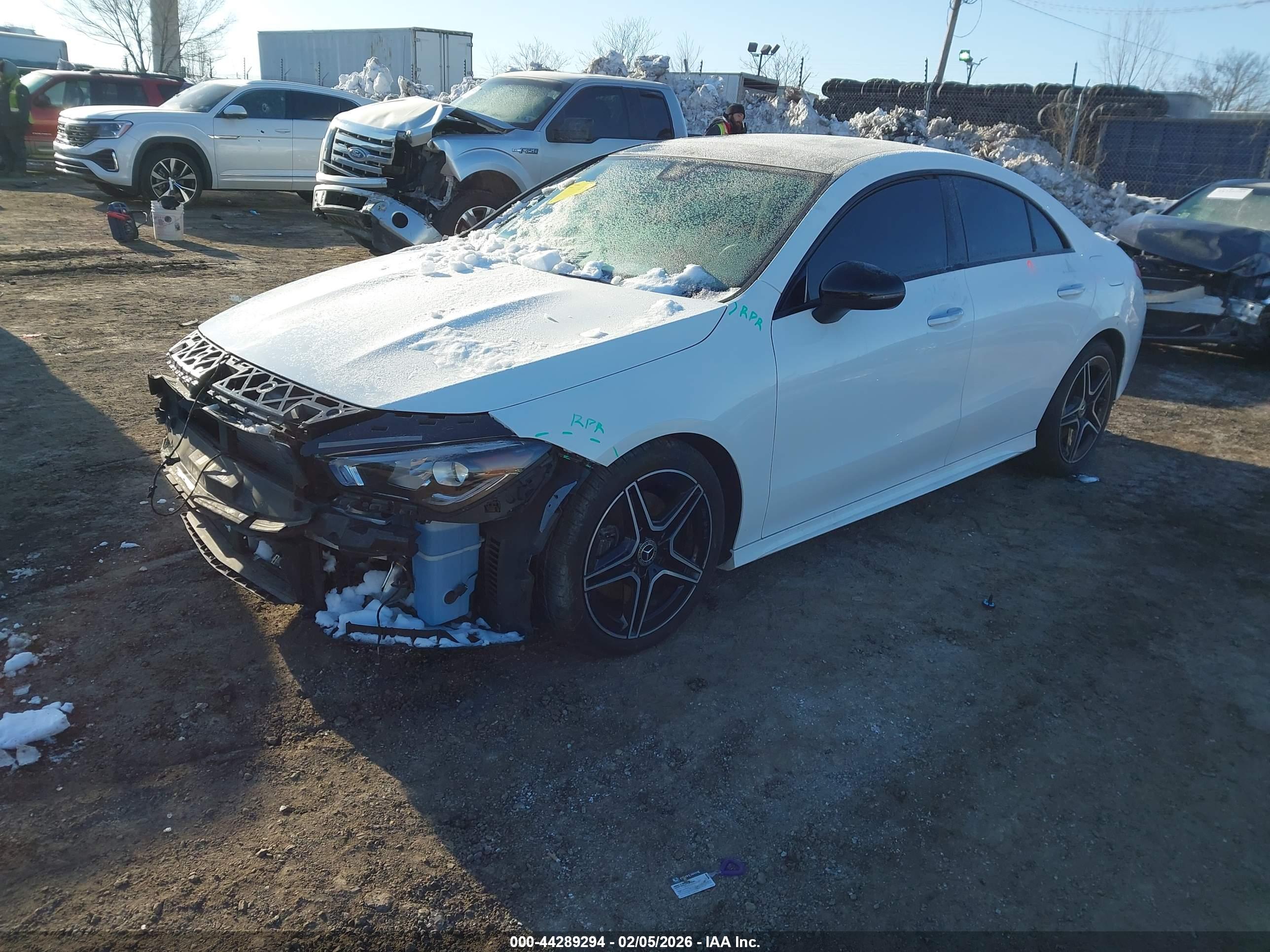 MERCEDES-BENZ CLA image 2