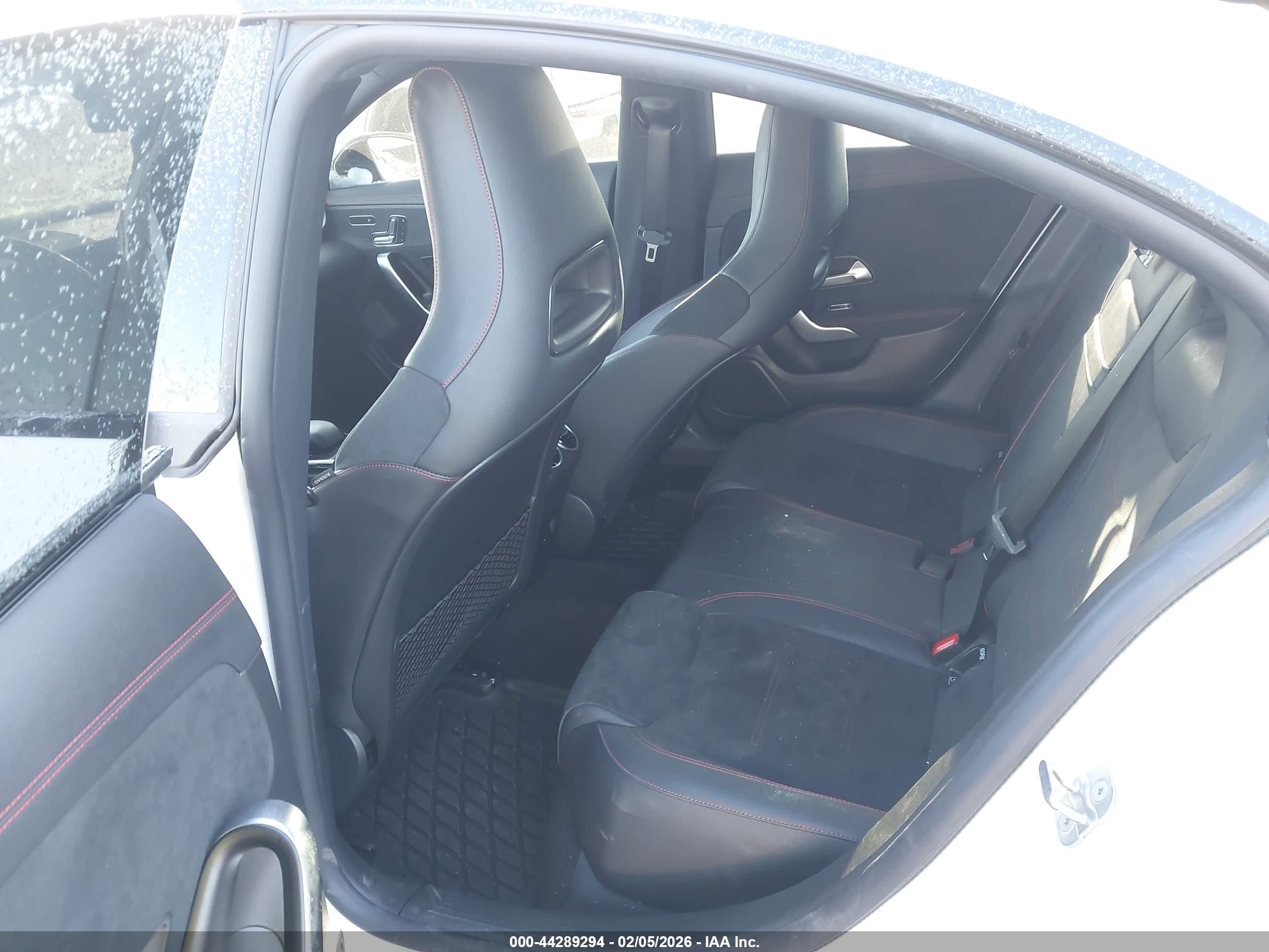 MERCEDES-BENZ CLA image 8