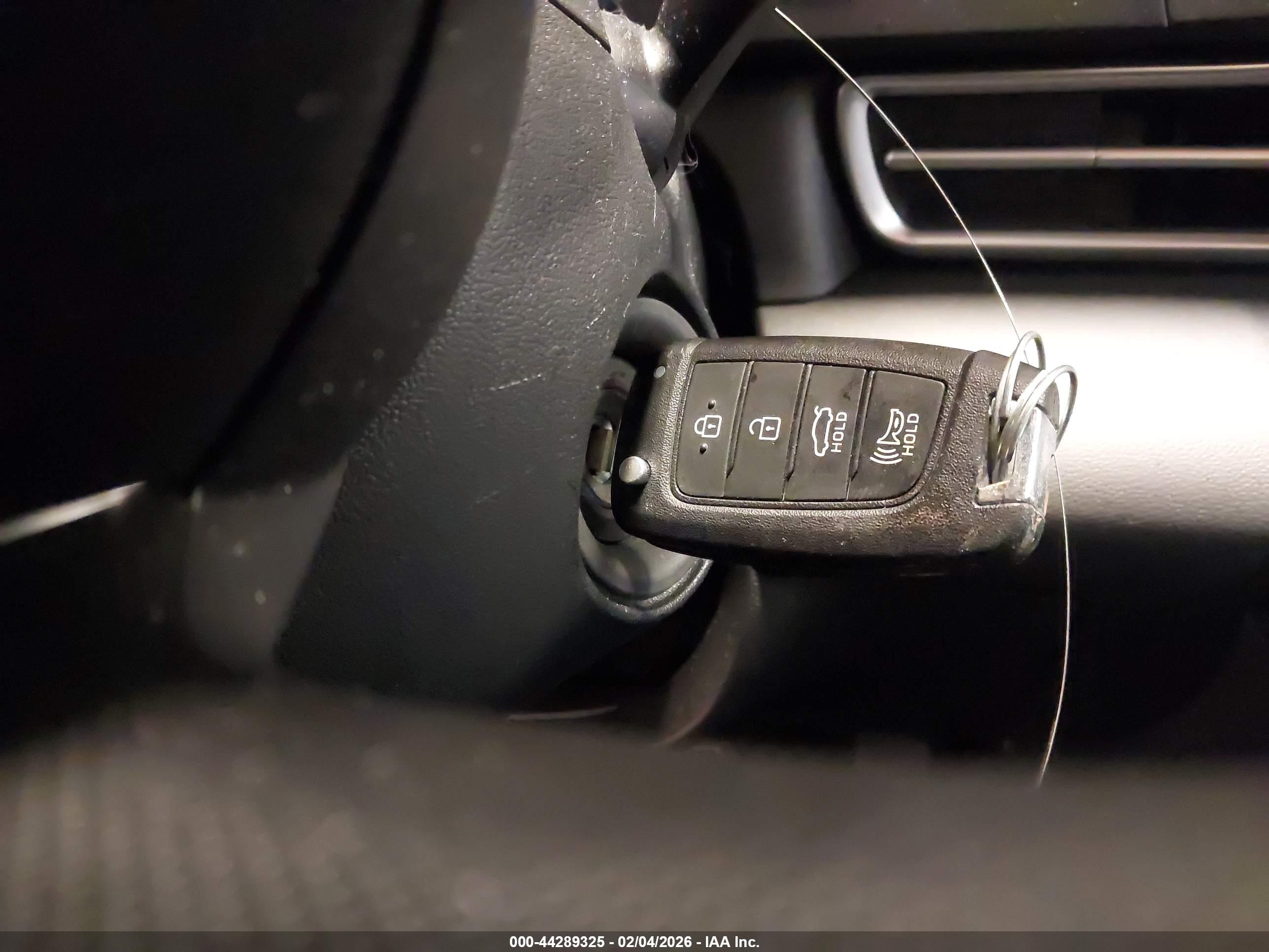 HYUNDAI ELANTRA image 11