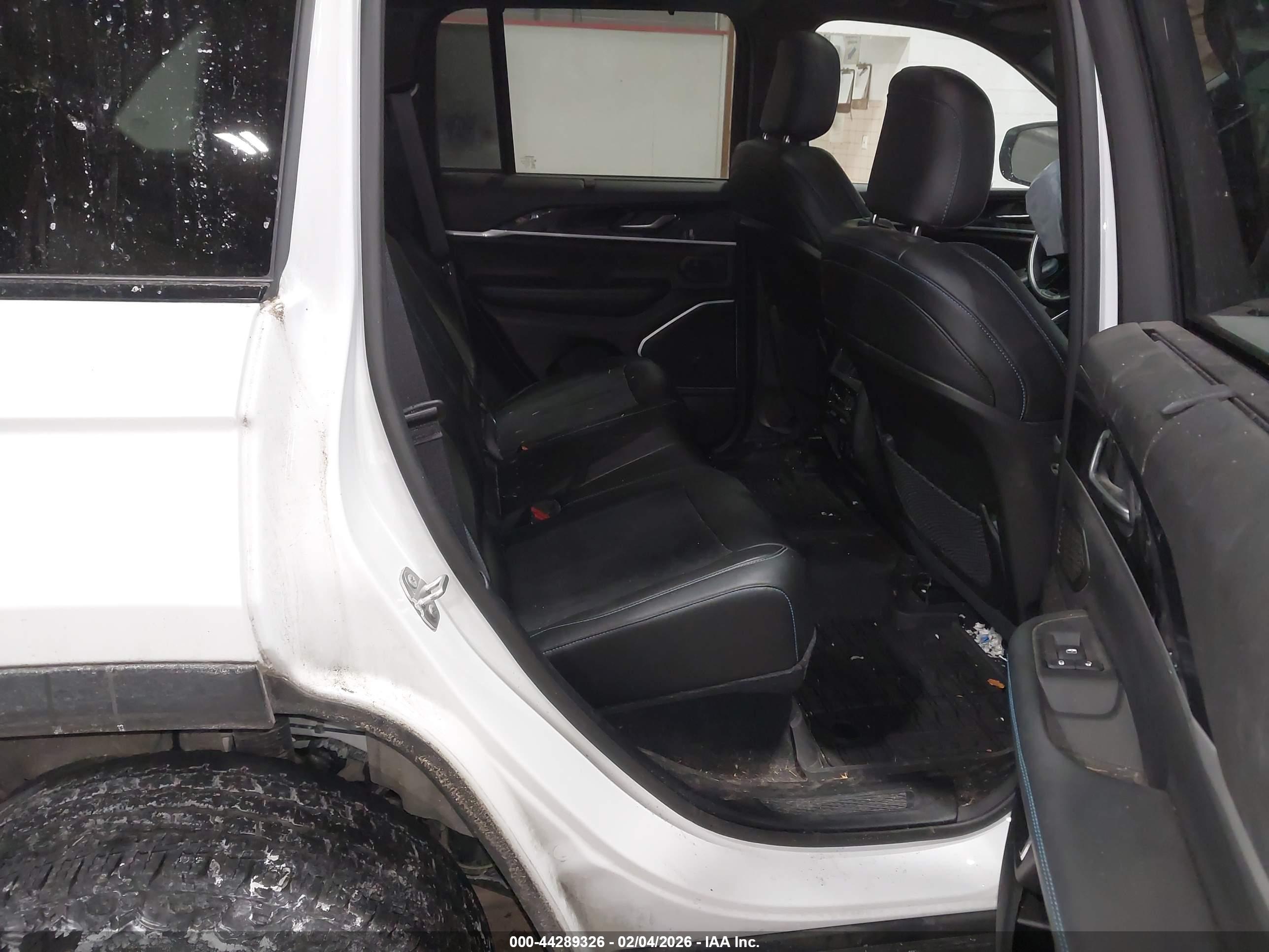 JEEP GRAND image 8