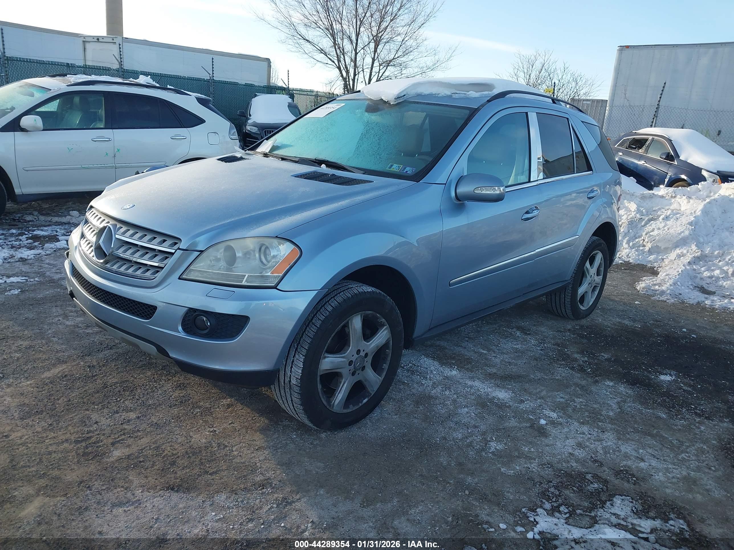 MERCEDES-BENZ ML image 2