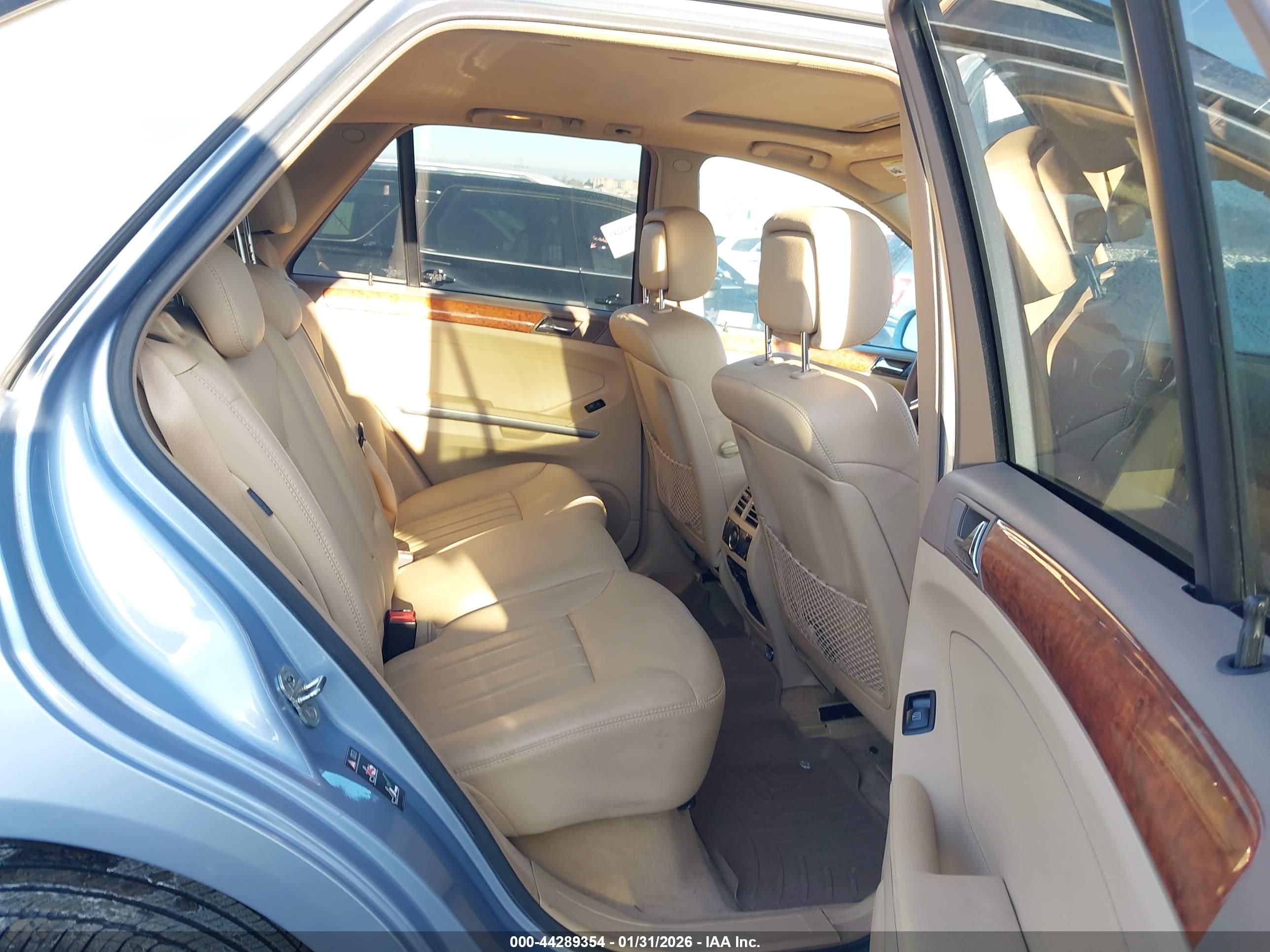 MERCEDES-BENZ ML image 8