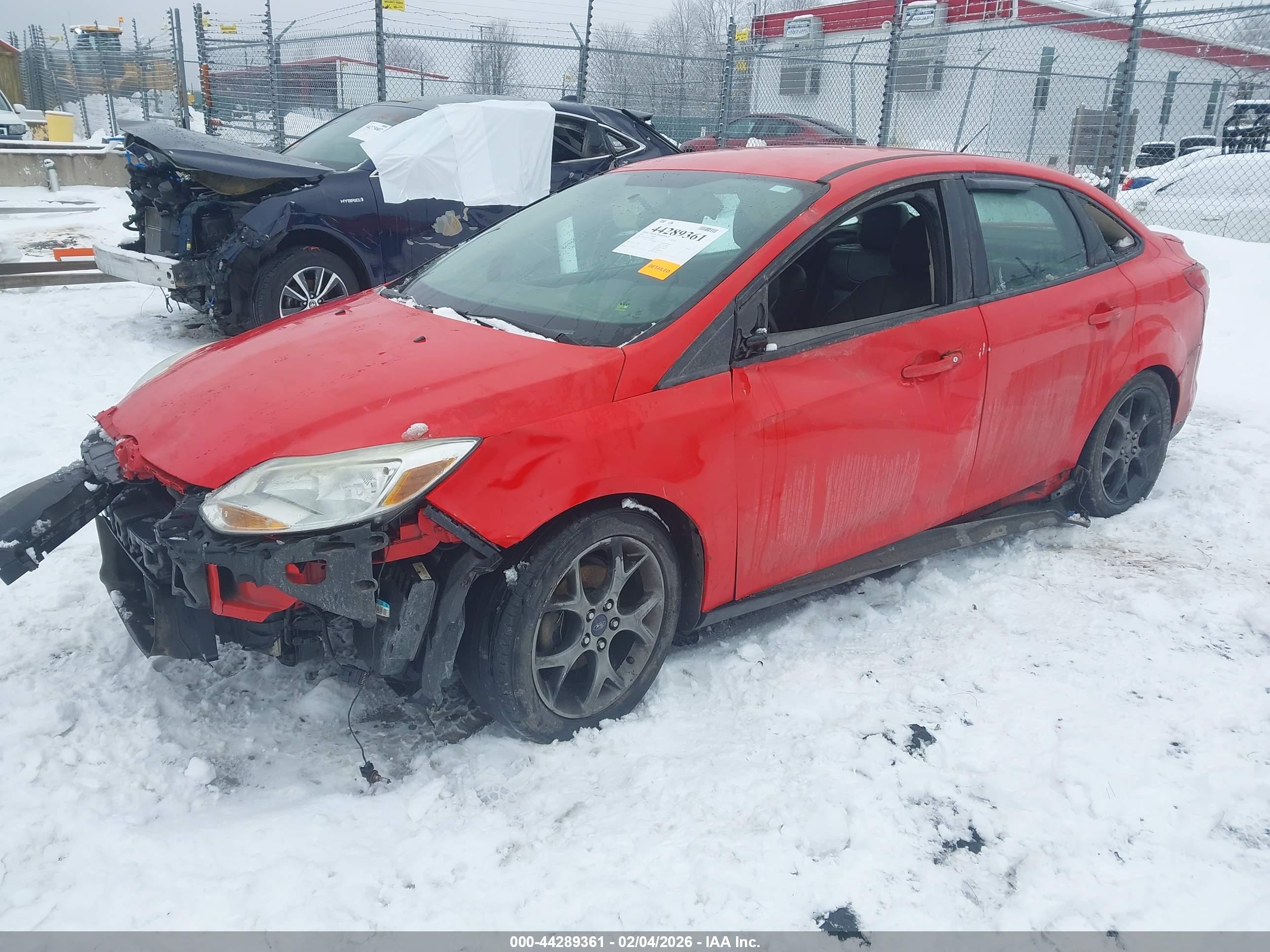 FORD FOCUS image 2
