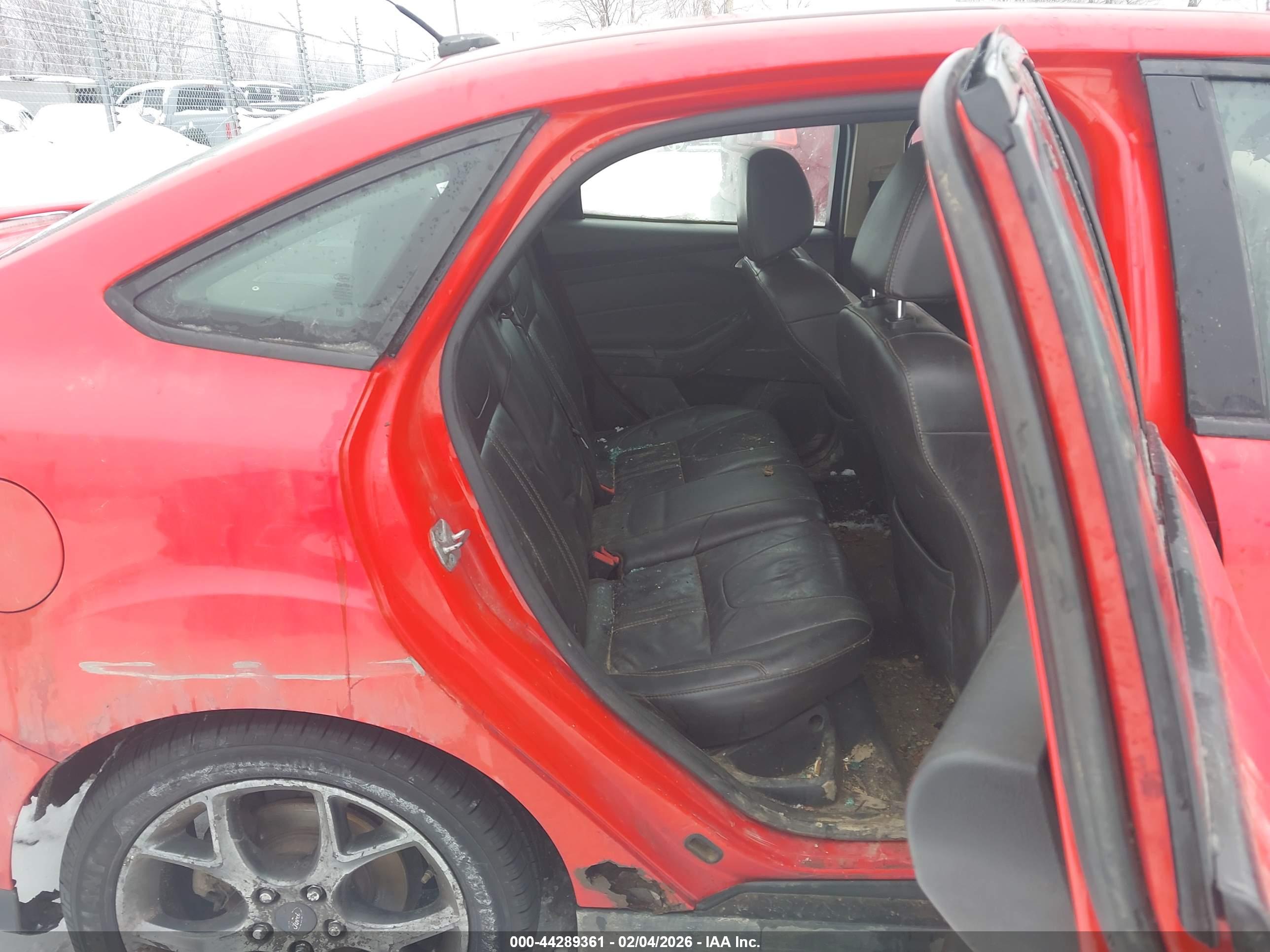 FORD FOCUS image 8