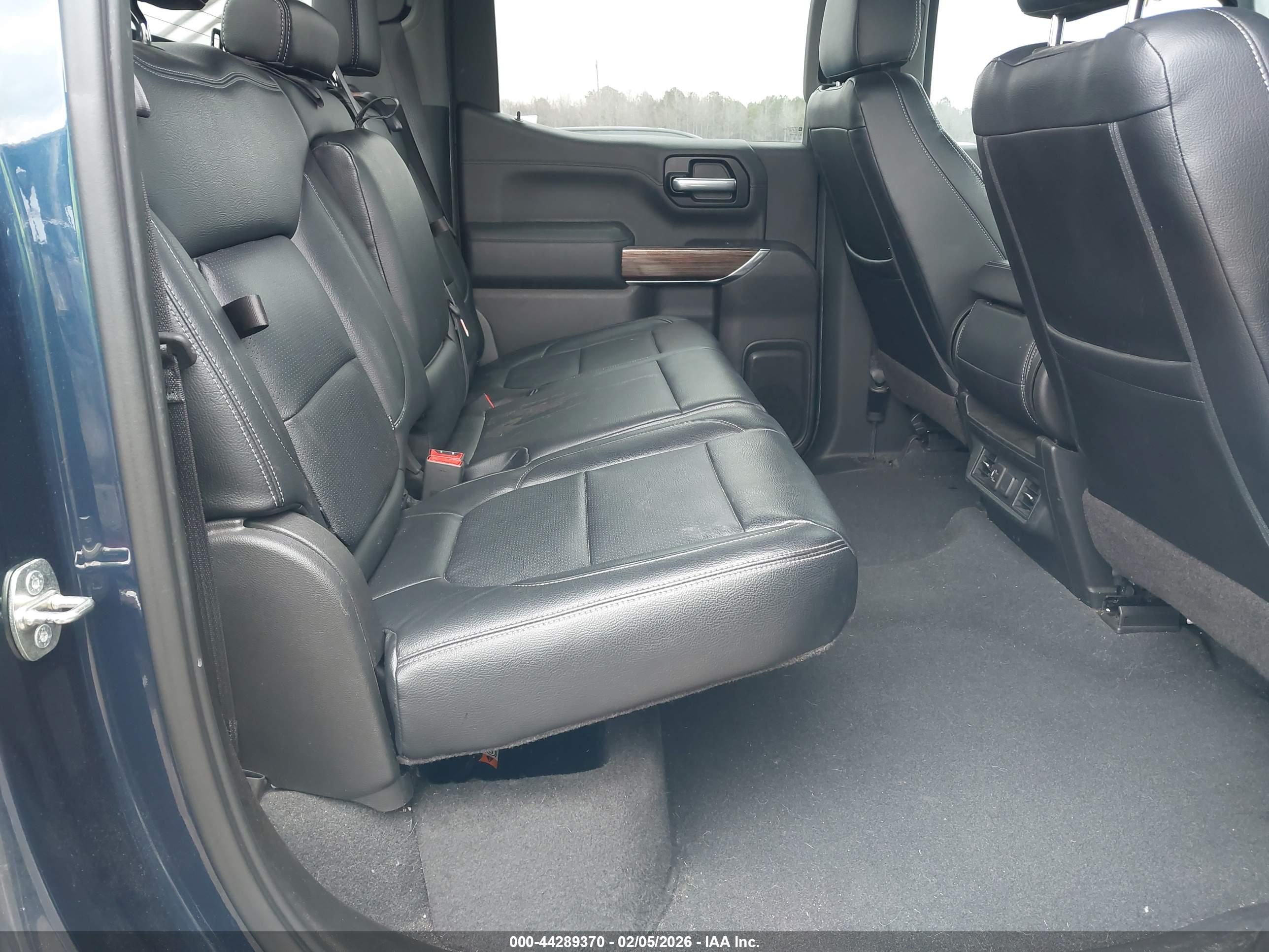 CHEVROLET SILVERADO image 8
