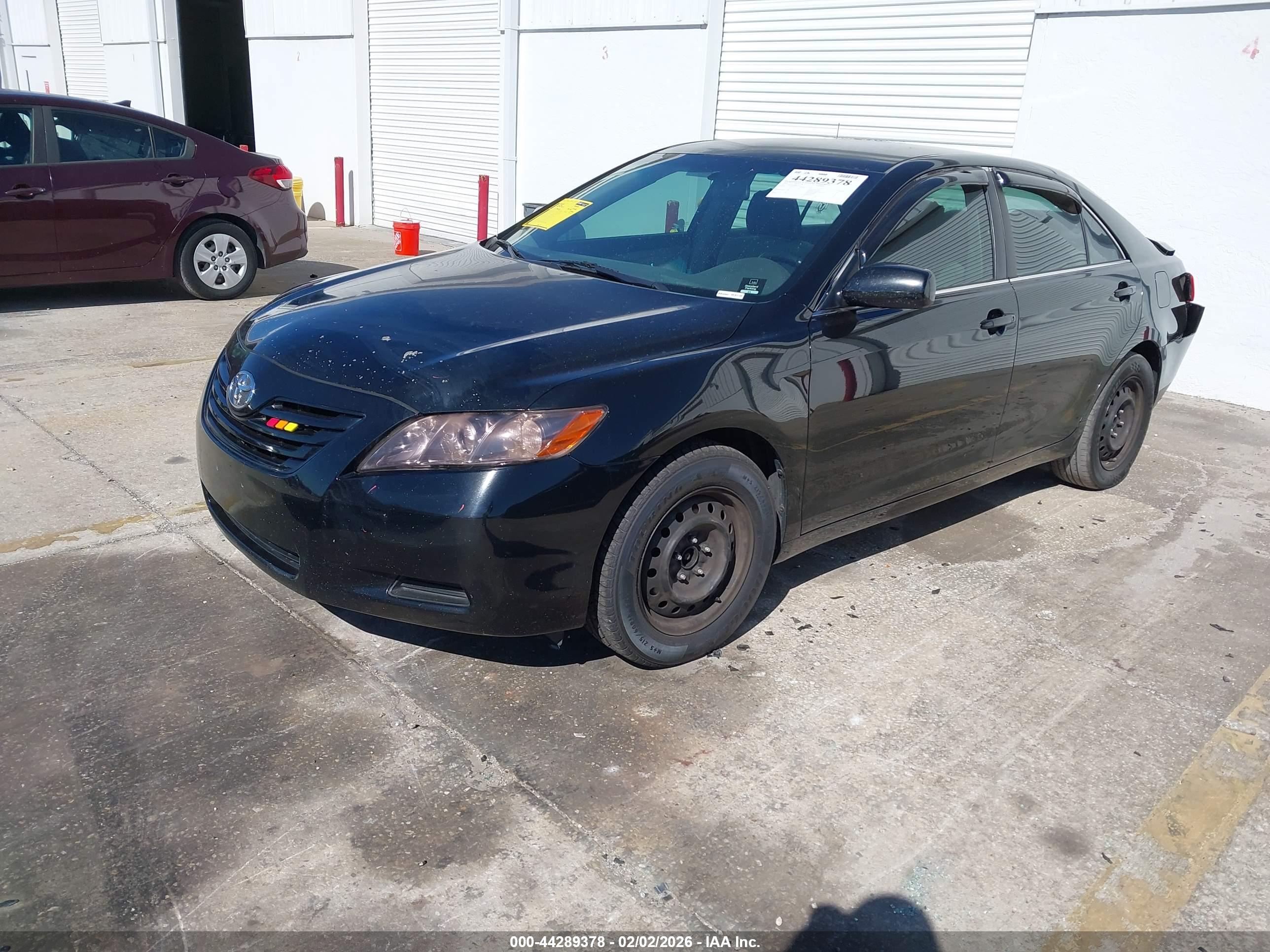 TOYOTA CAMRY image 2