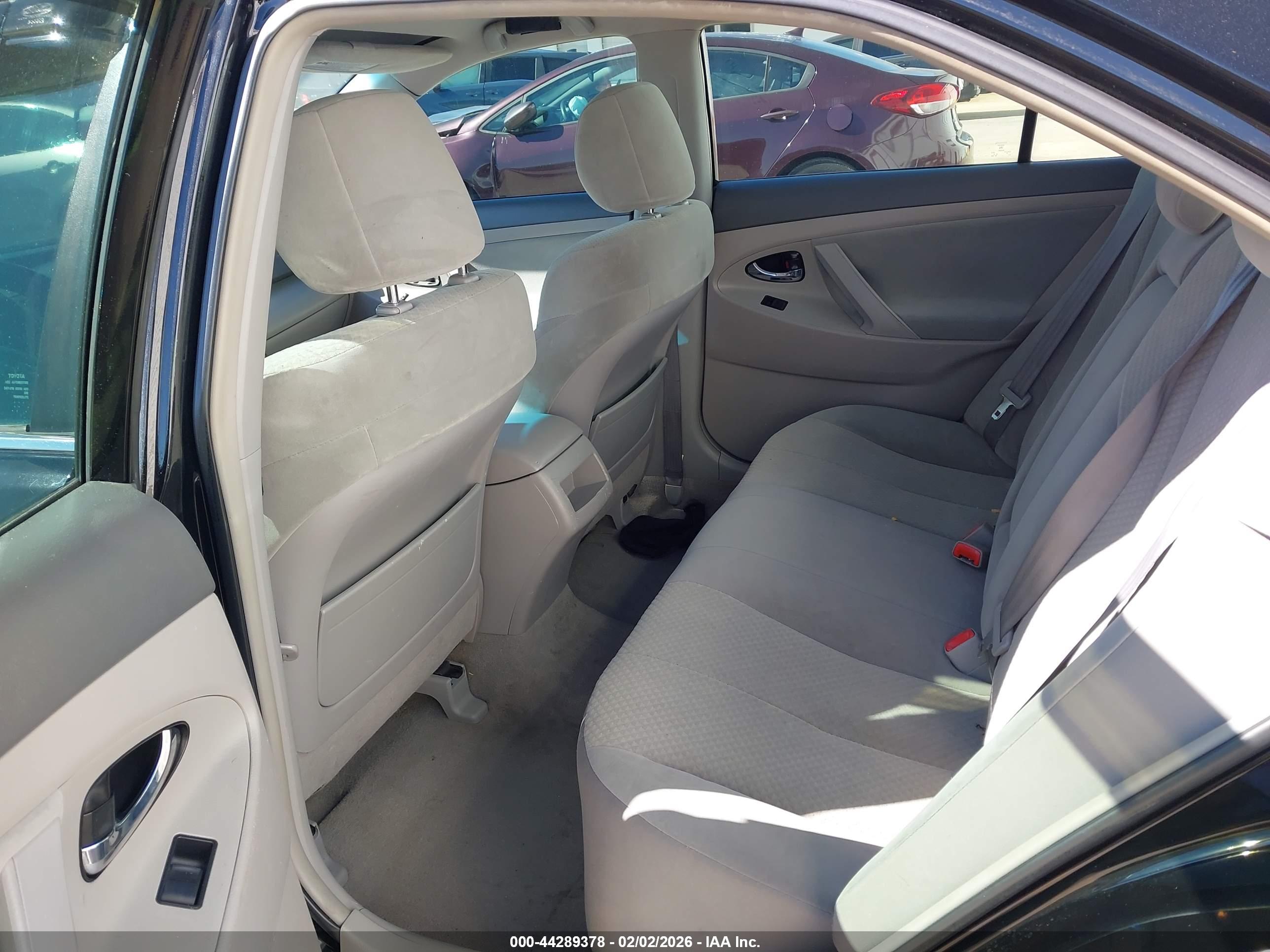 TOYOTA CAMRY image 8