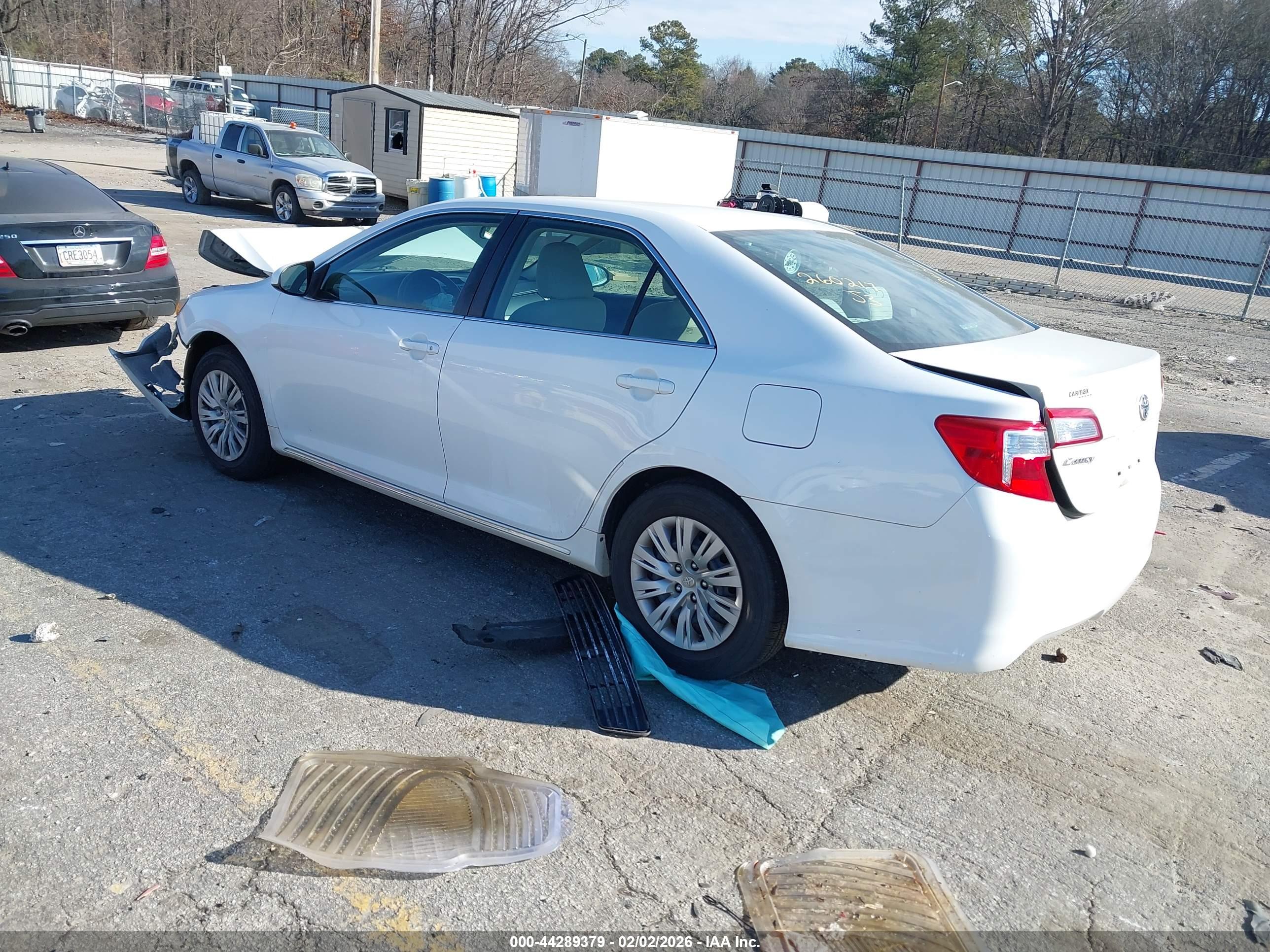 TOYOTA CAMRY image 3