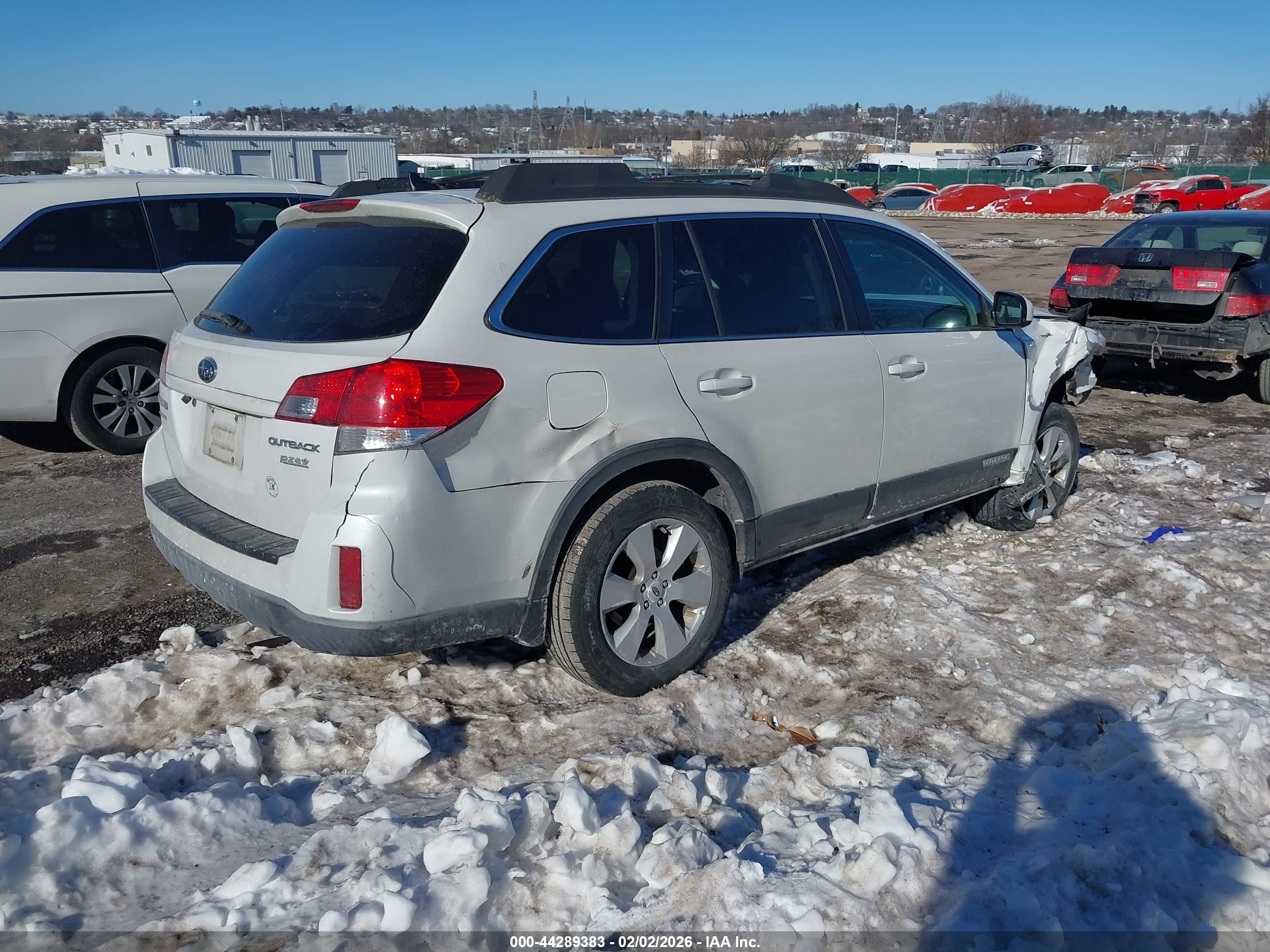 SUBARU OUTBACK image 4