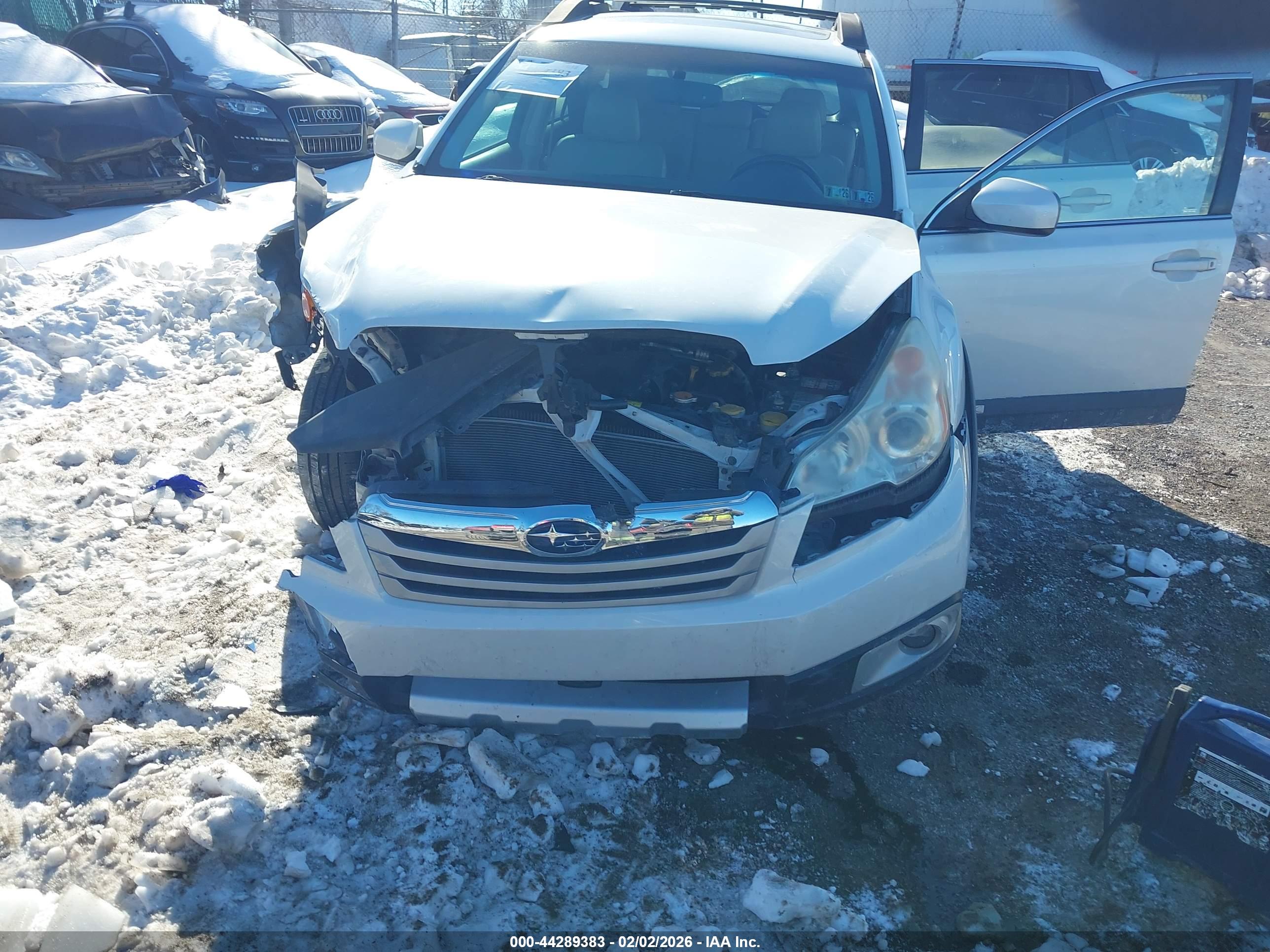 SUBARU OUTBACK image 6