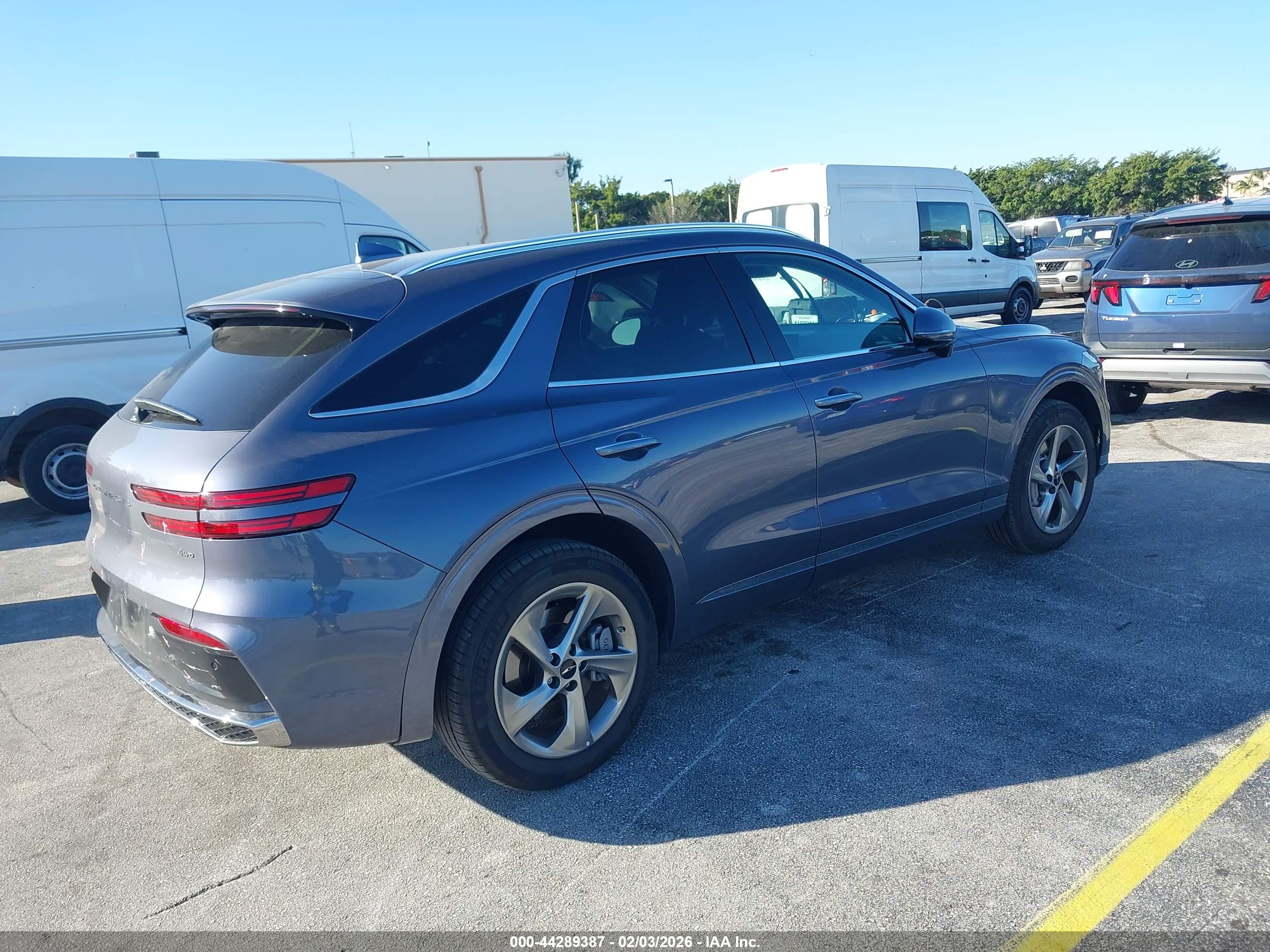 GENESIS GV70 image 4