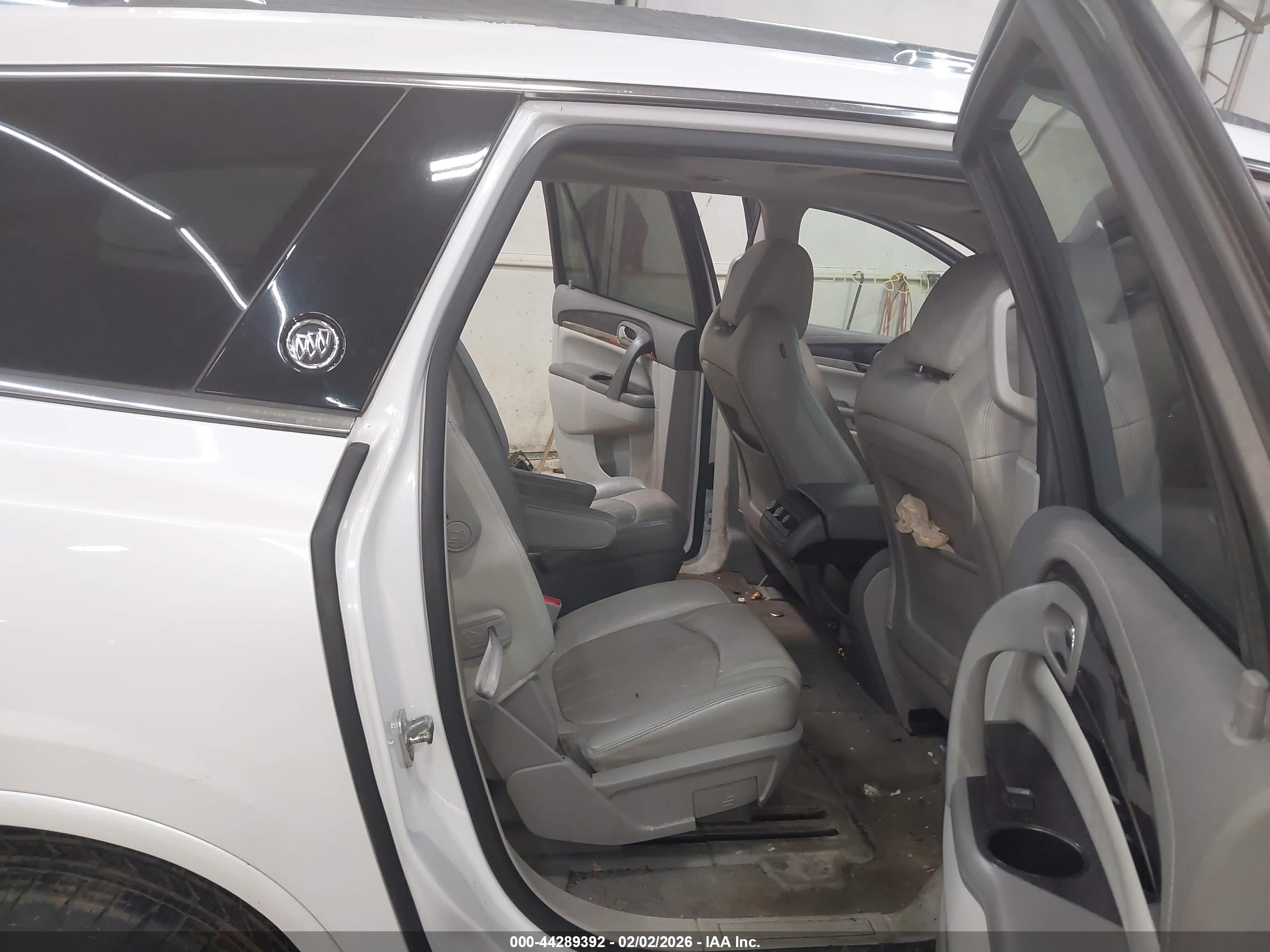 BUICK ENCLAVE image 8