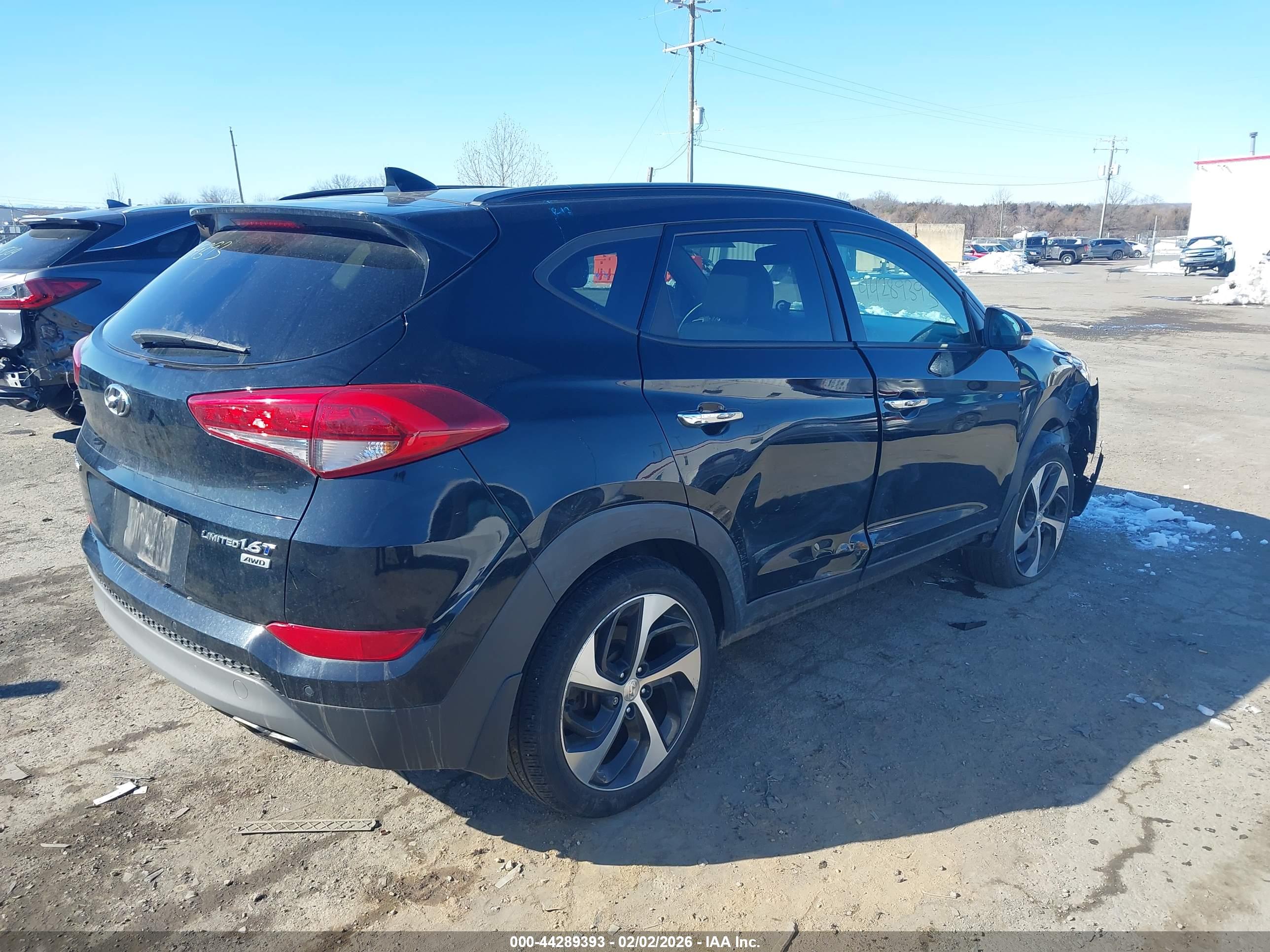 HYUNDAI TUCSON image 4