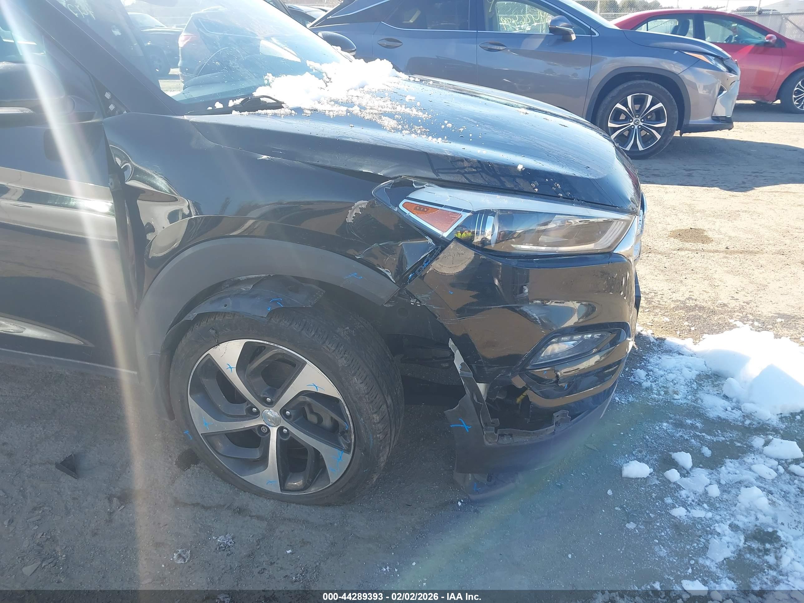 HYUNDAI TUCSON image 6