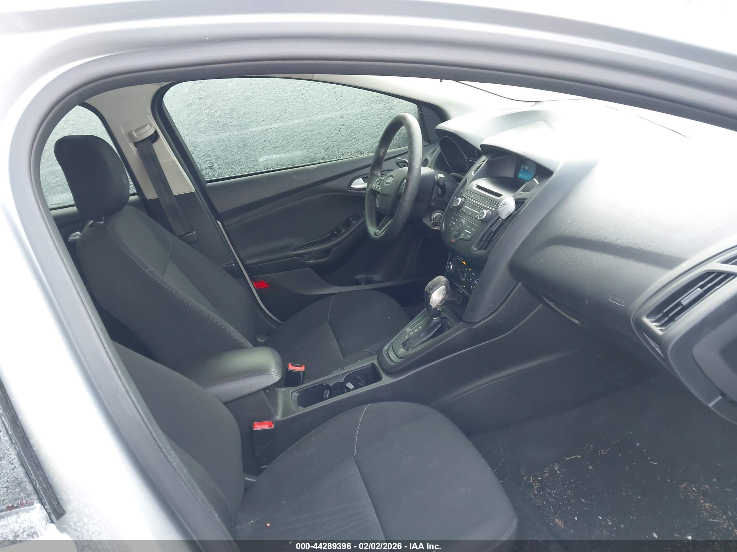 FORD FOCUS image 5