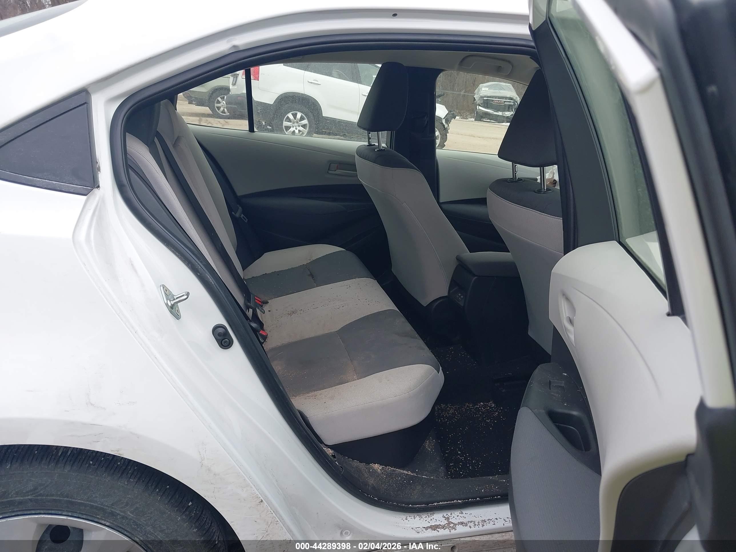 TOYOTA COROLLA image 8
