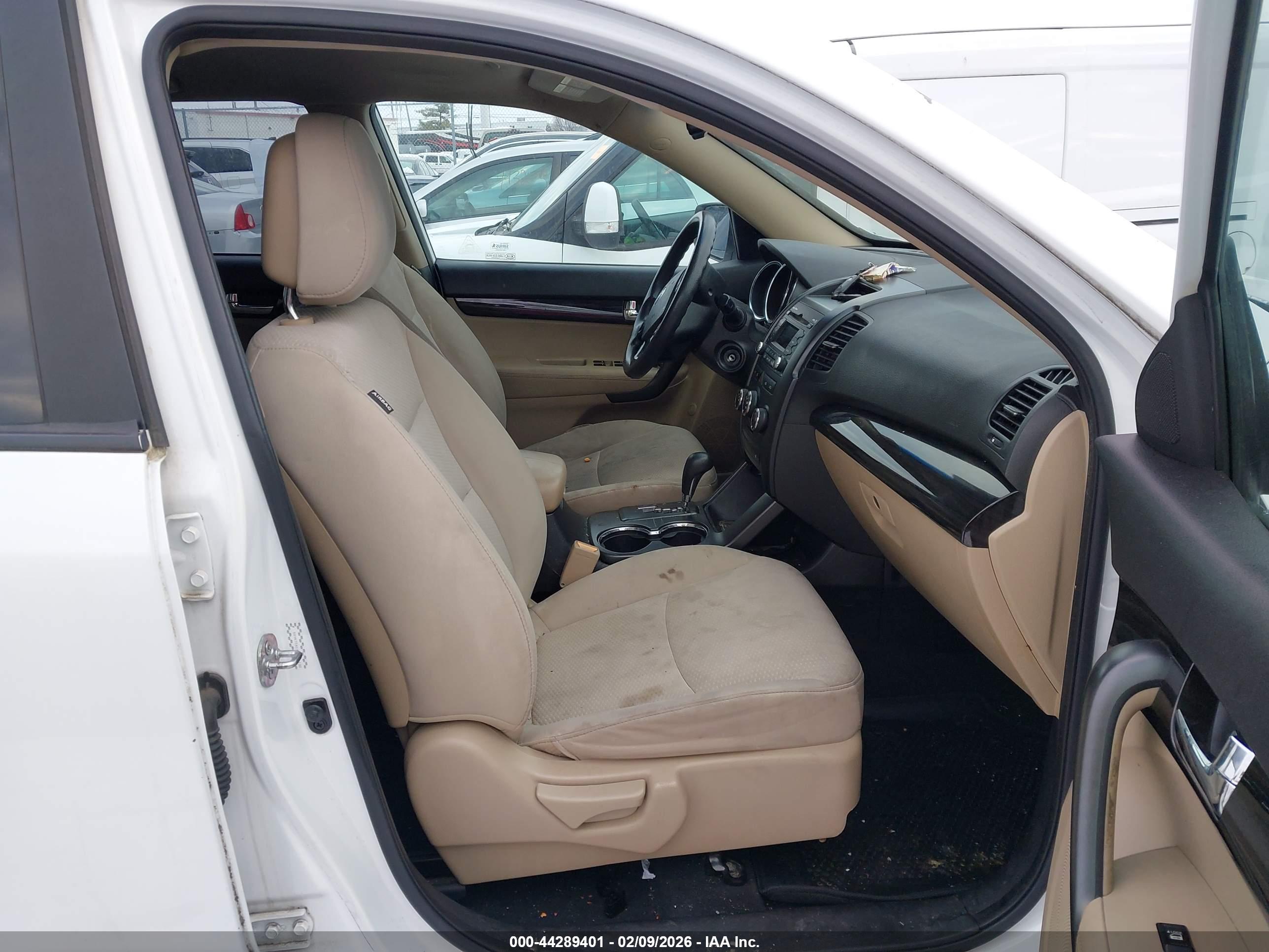 KIA SORENTO image 5