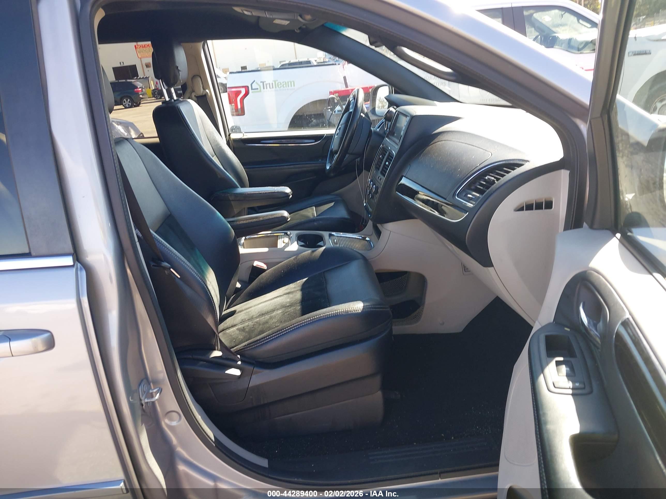 DODGE GRAND image 5