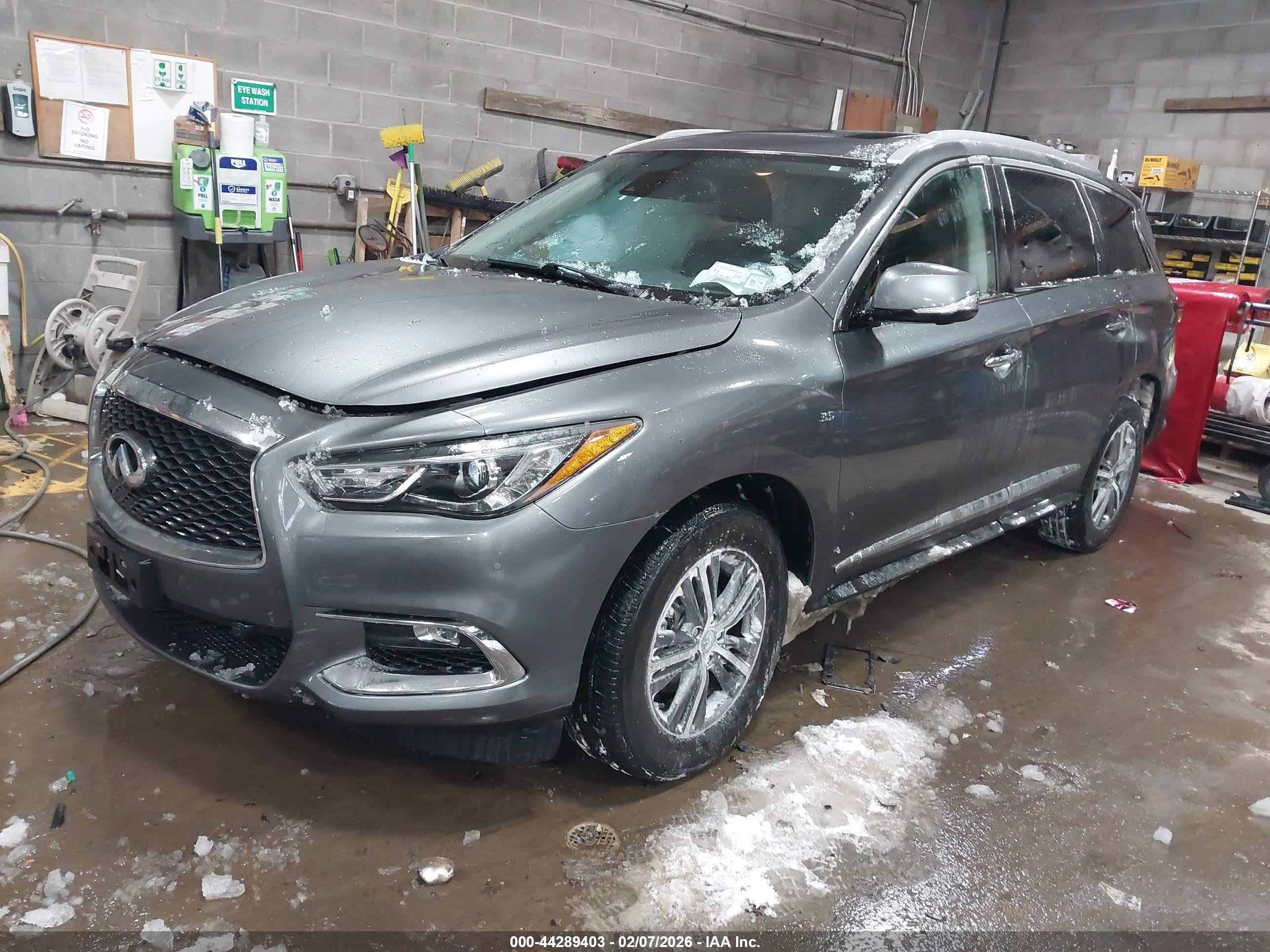 INFINITI QX60 image 2