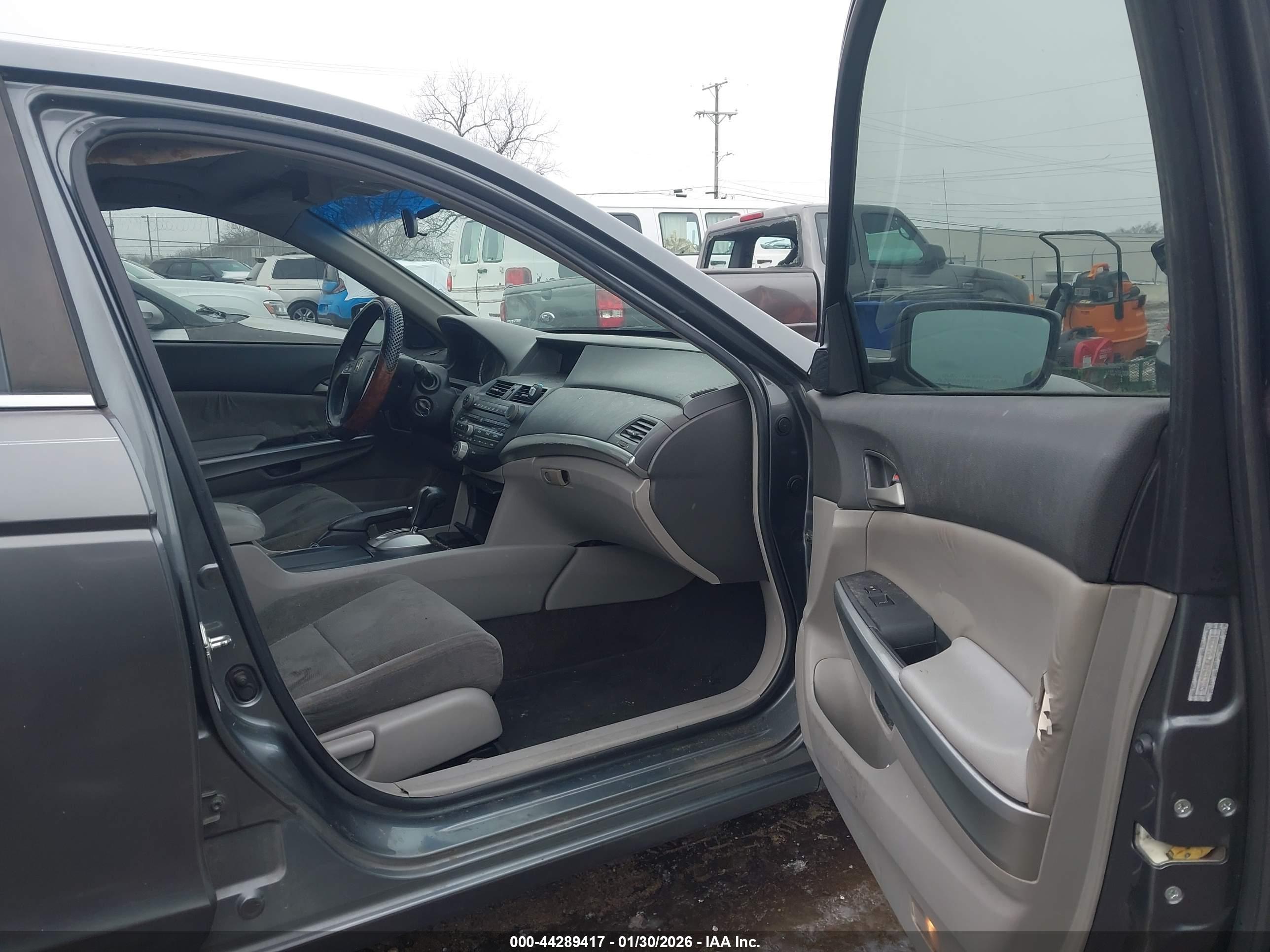 HONDA ACCORD image 5