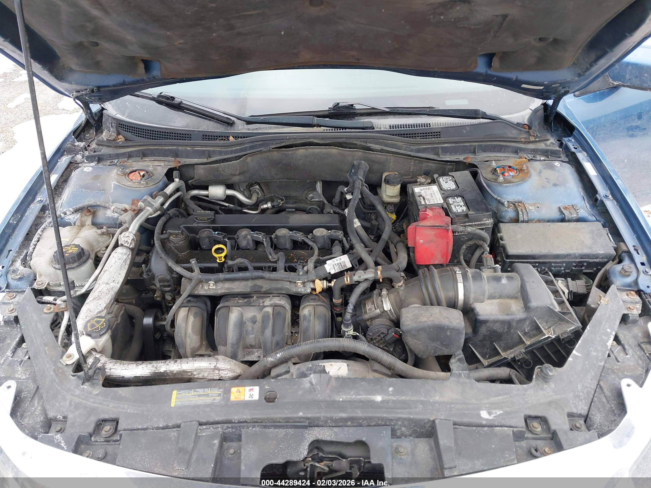 FORD FUSION image 10