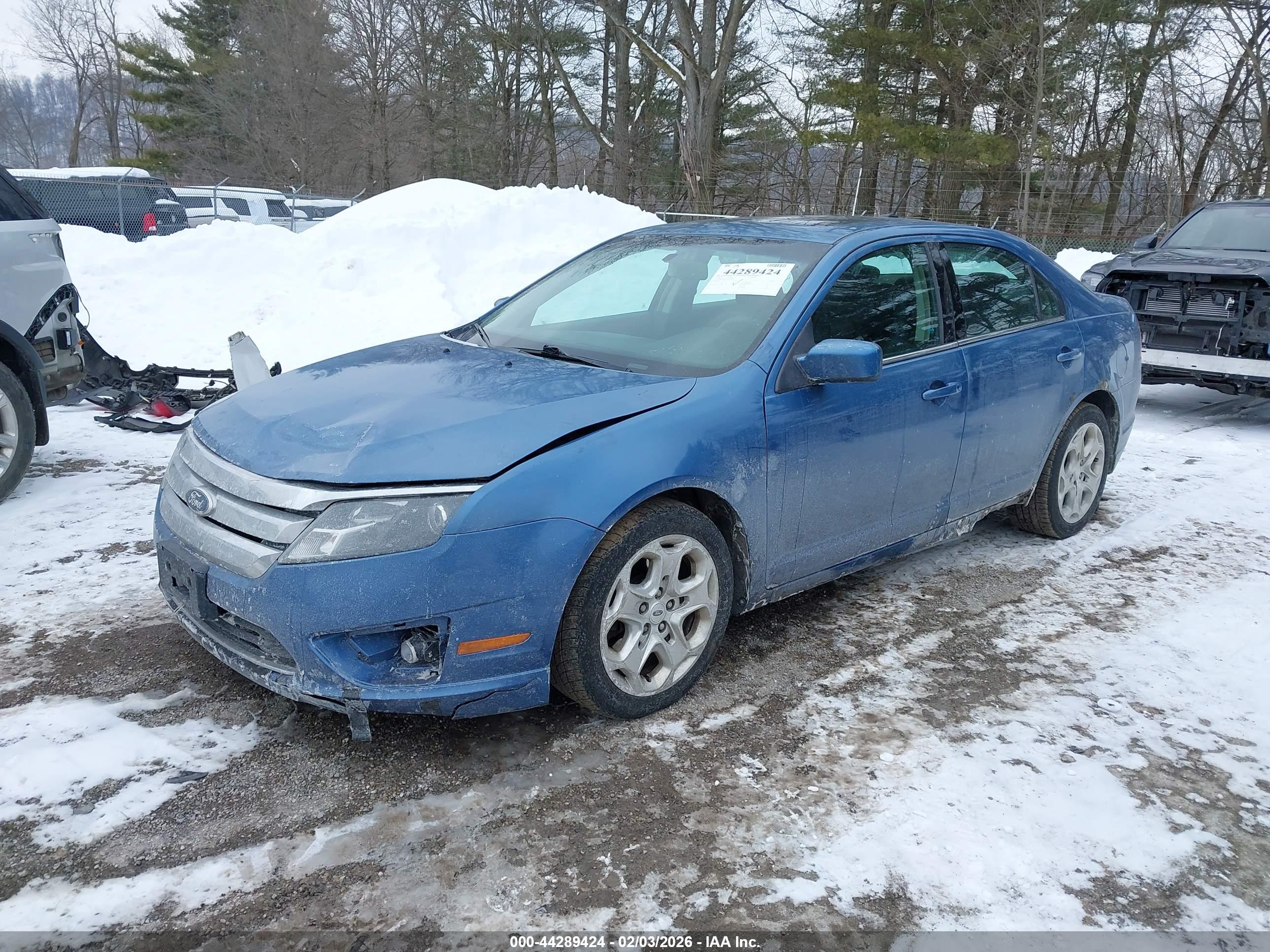 FORD FUSION image 2