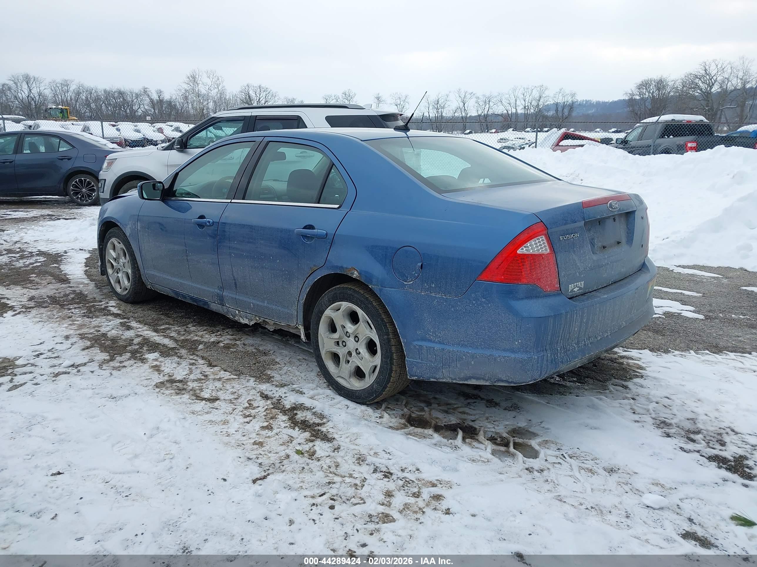 FORD FUSION image 3