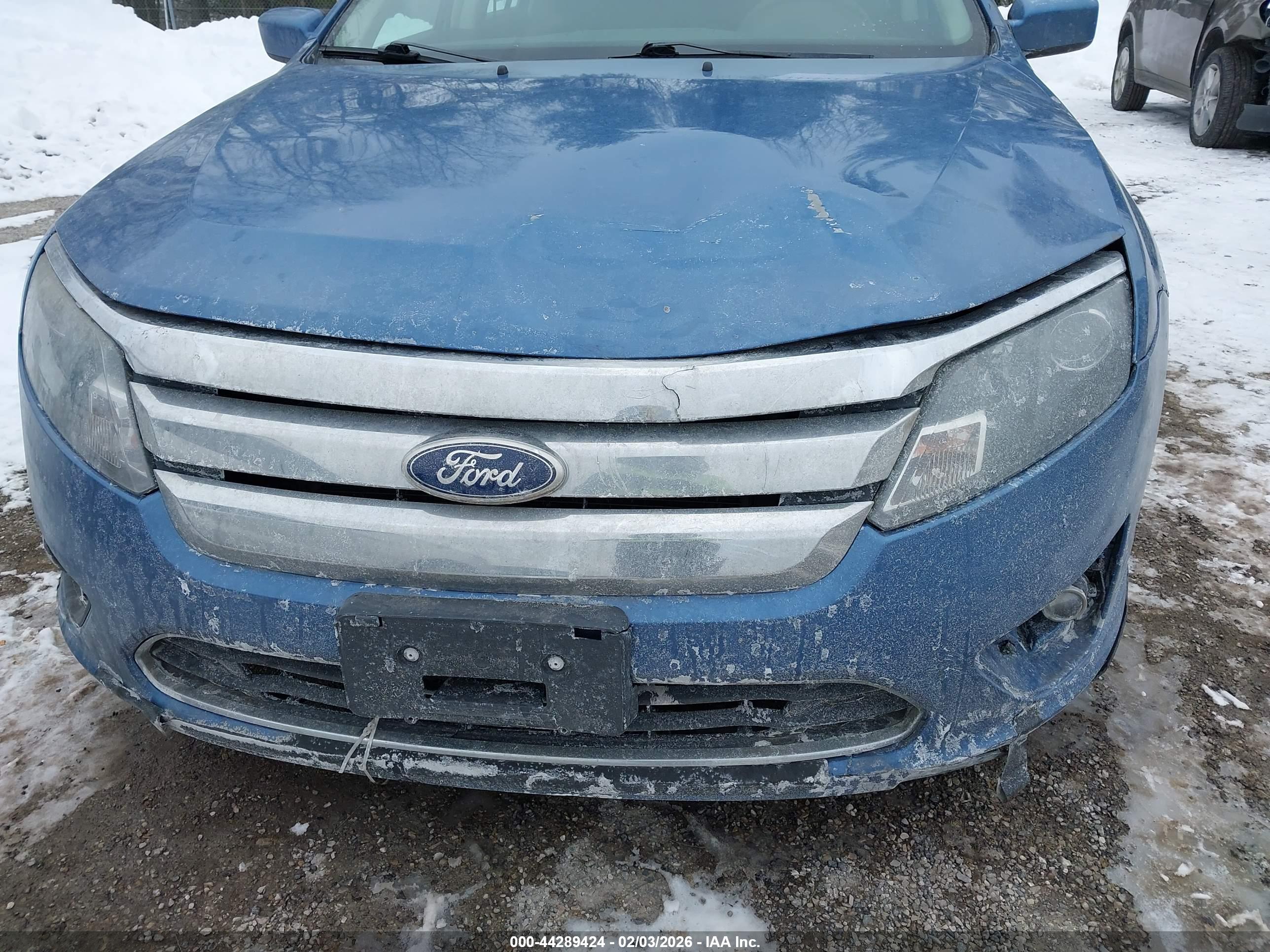 FORD FUSION image 6