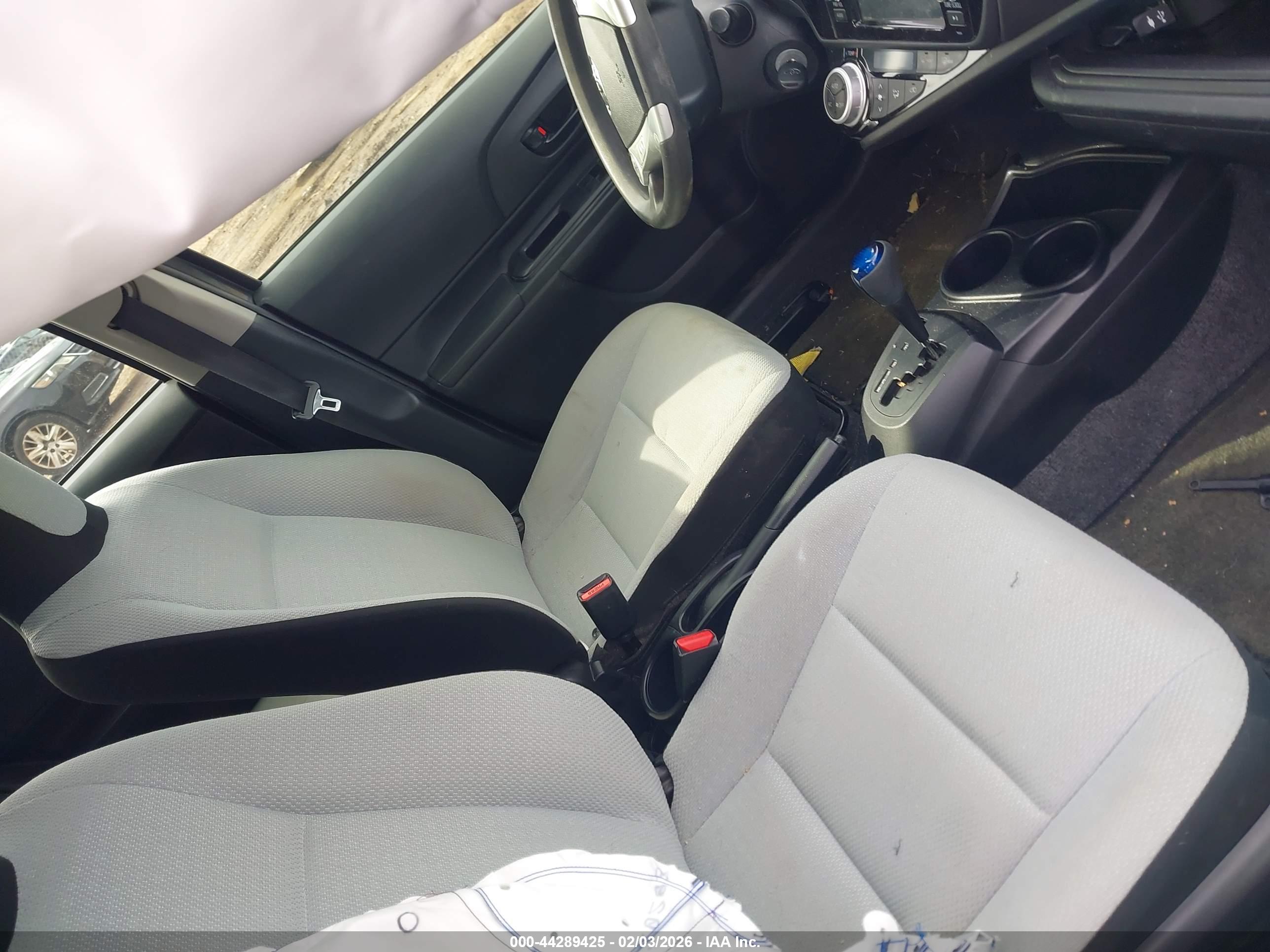 TOYOTA PRIUS image 5