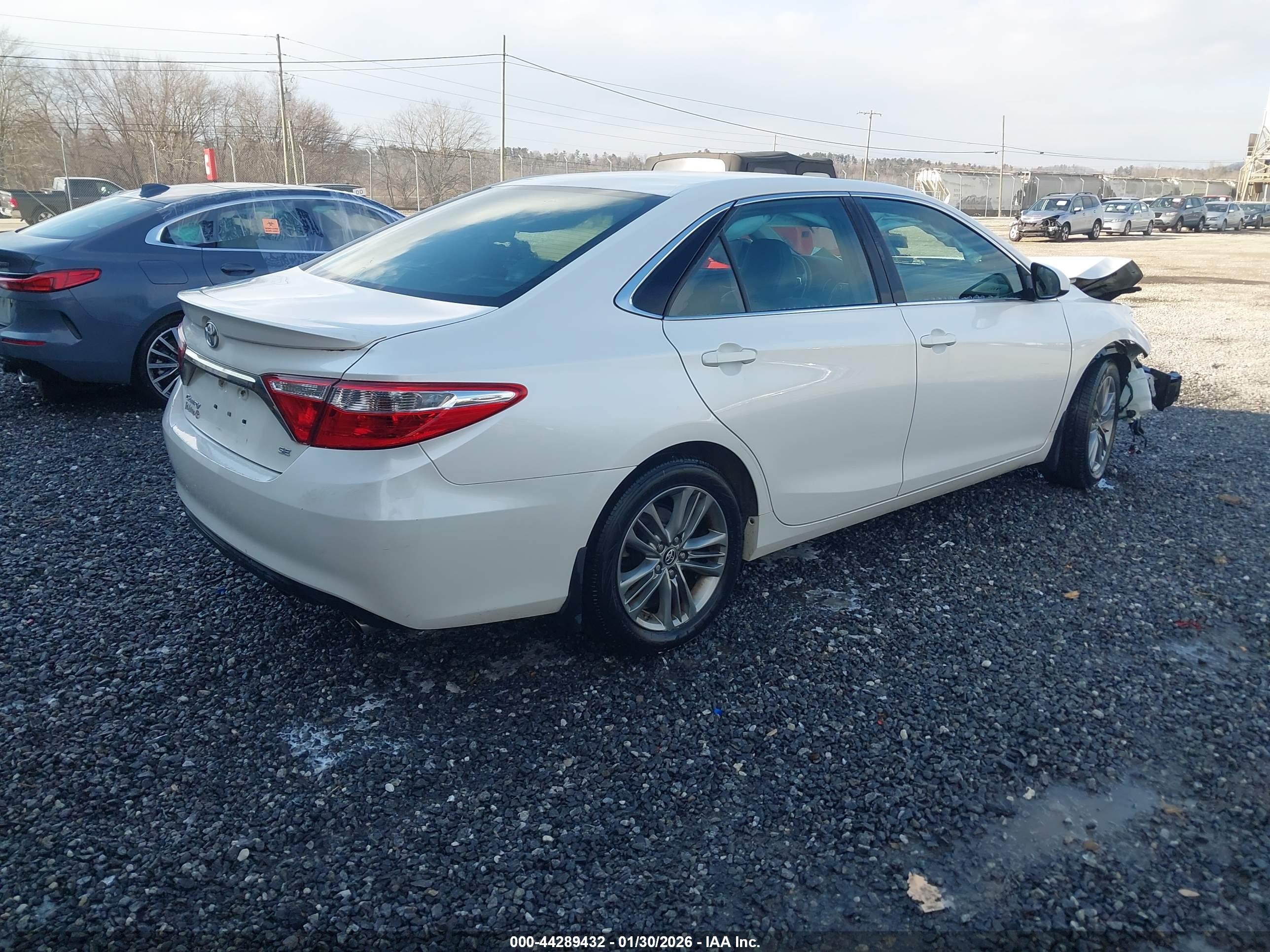TOYOTA CAMRY image 4