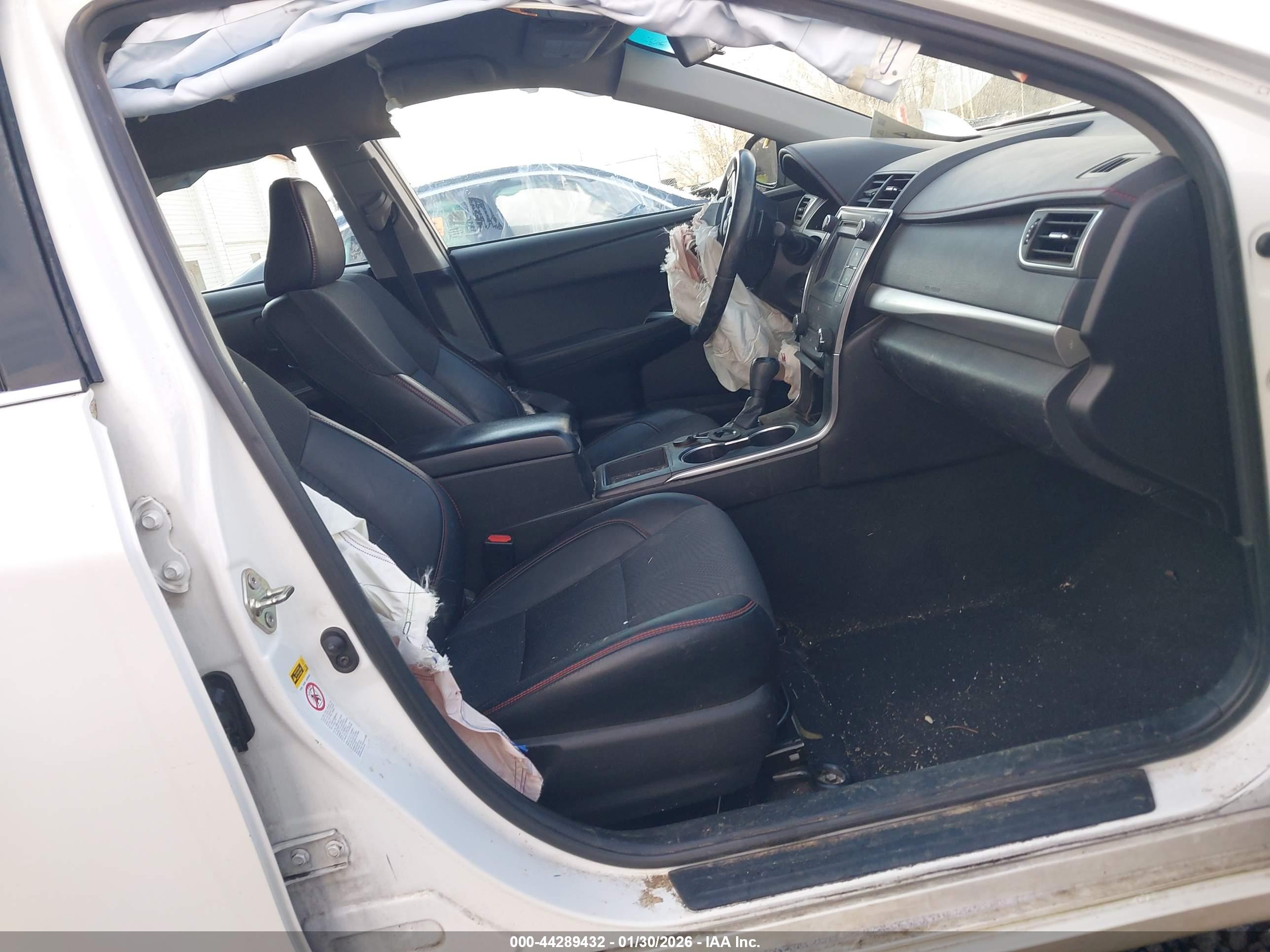 TOYOTA CAMRY image 5